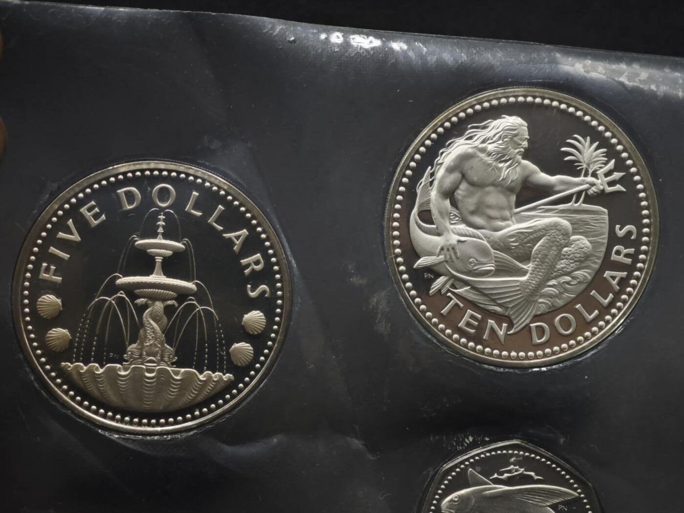 【淘币小摊】实时拍第八百零八拍   银币套币场   满百包邮可预留二周 每周一统一发货   巴巴多斯1974年精制套币含2枚大银币 银价685