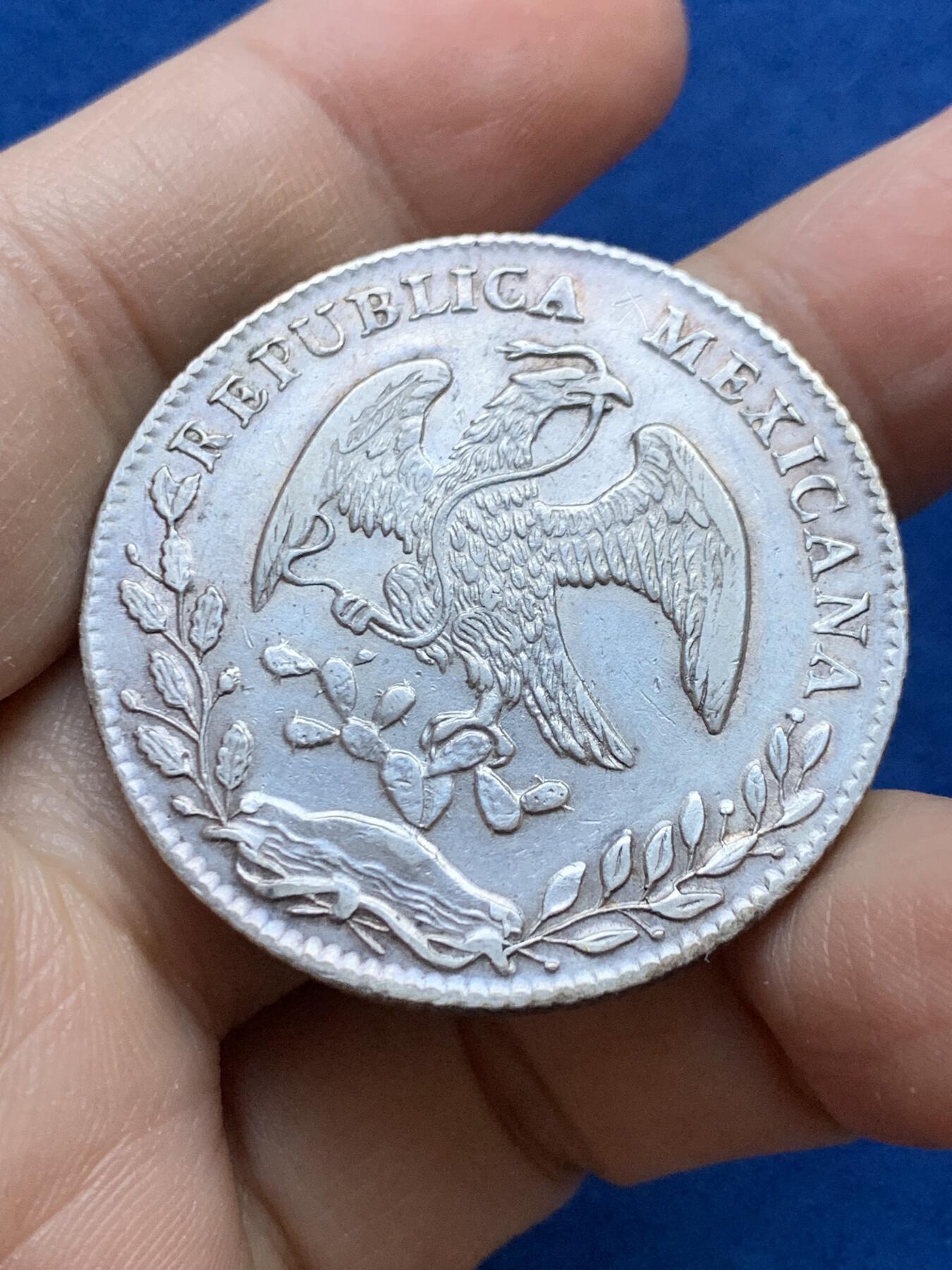 《竞宝斋》第442场 周日，周一，2场连拍 （全场包邮） 墨西哥1877 GO FR版 8R鹰洋银币 好底板带光