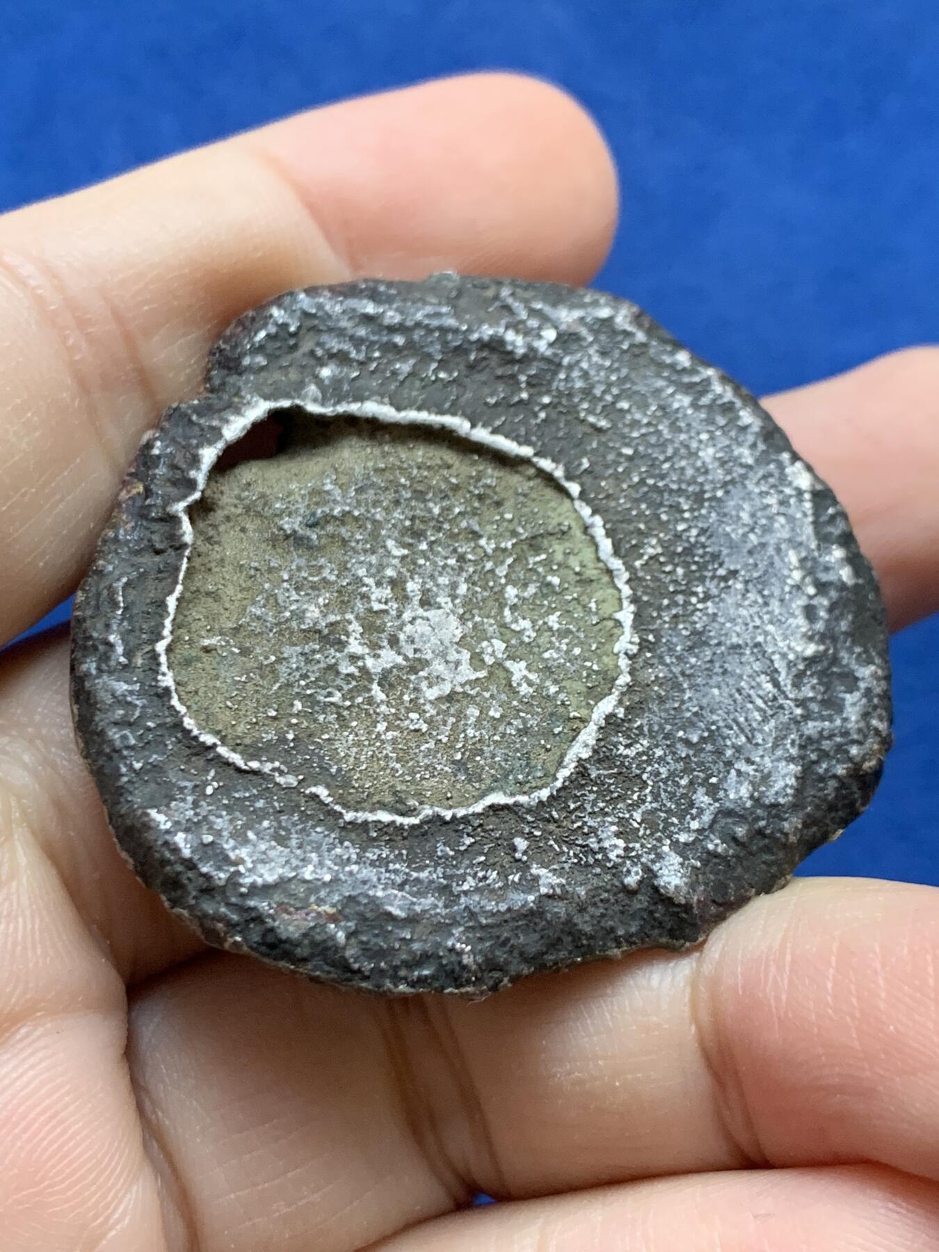 《竞宝斋》第442场 周日，周一，2场连拍 （全场包邮） 泰国南部nan tok早期大银锭 直径约45毫米 重约64.3克