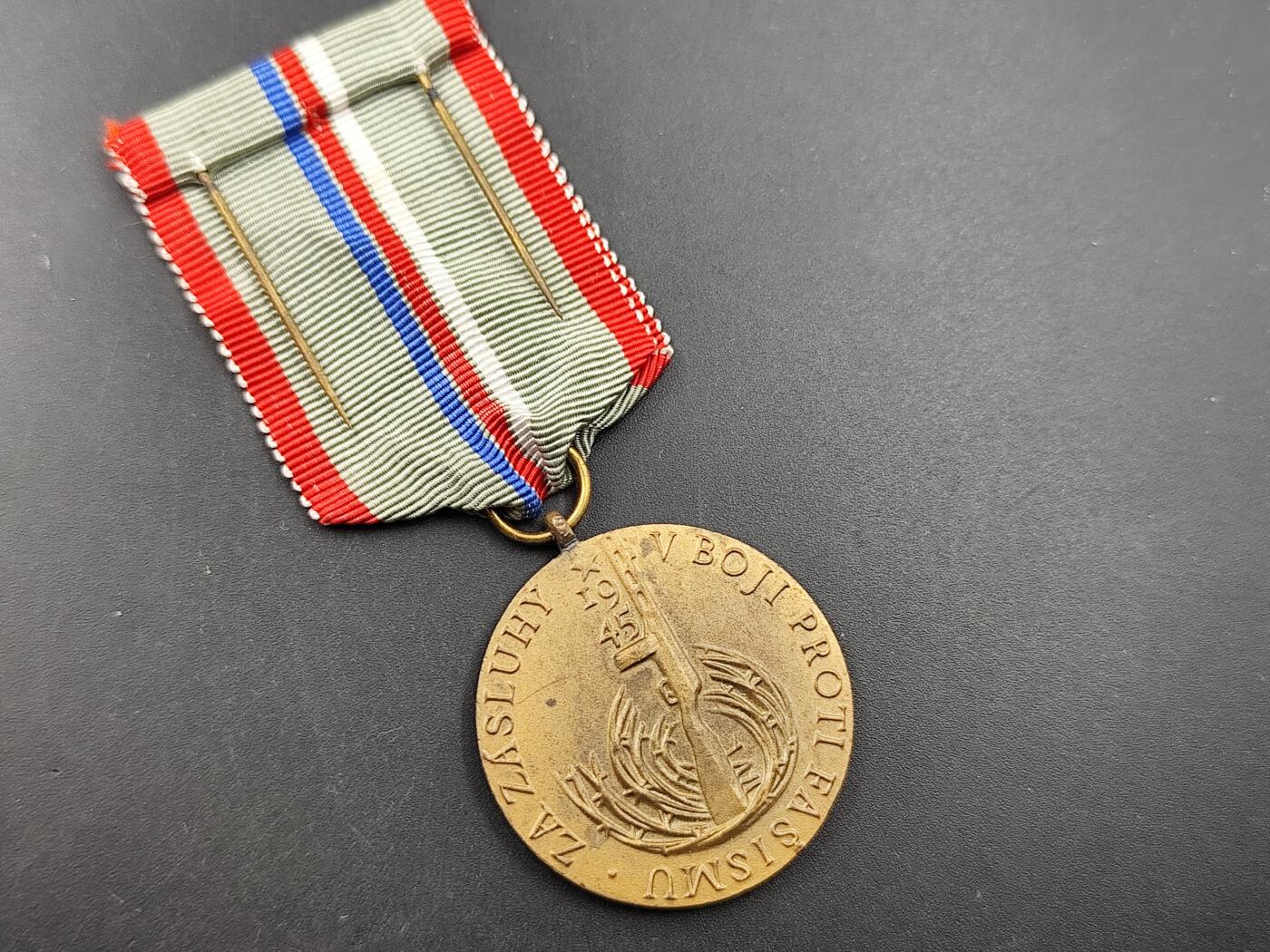 11月23日精品徽章专场 捷克斯洛伐克 卫国战争胜利20周年奖章