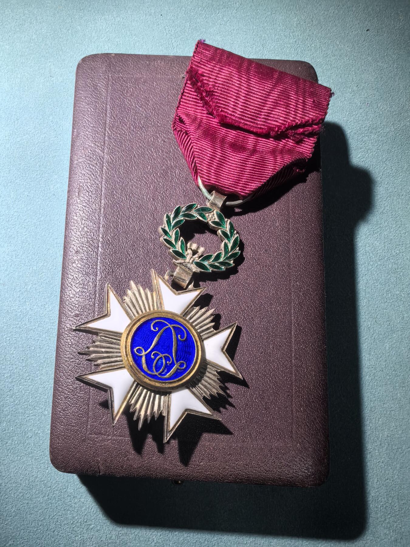 盛世勋华——号角文化勋章邮票专场拍卖第289期 比利时骑士级王冠勋章 带原盒 带厂标