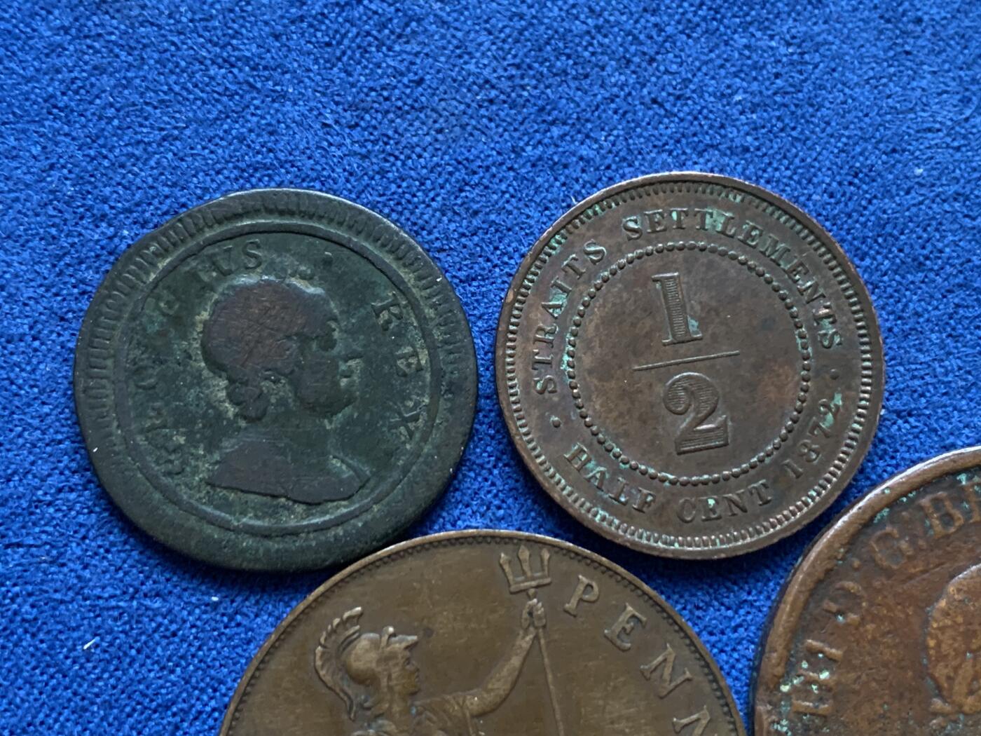 《竞宝斋》第442场 周日，周一，2场连拍 （全场包邮） 四枚一组 英系铜币，1719乔治一世法新，1815锡兰大象，1872海峡1/2，1921乔治五世便士