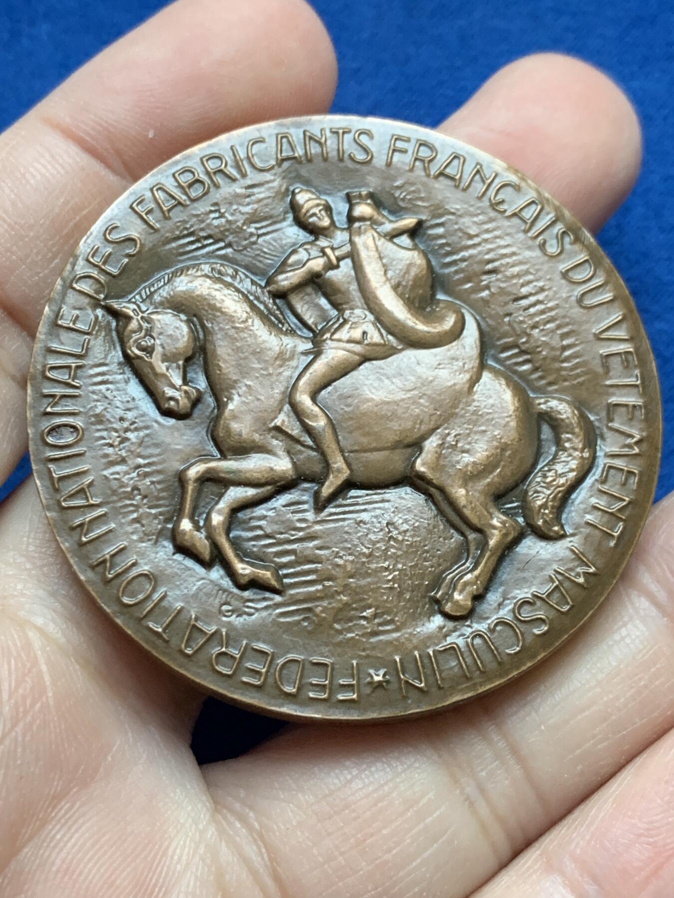 《竞宝斋》第442场 周日，周一，2场连拍 （全场包邮） 1984年K-WAY活动定制纪念章 65克 50mm