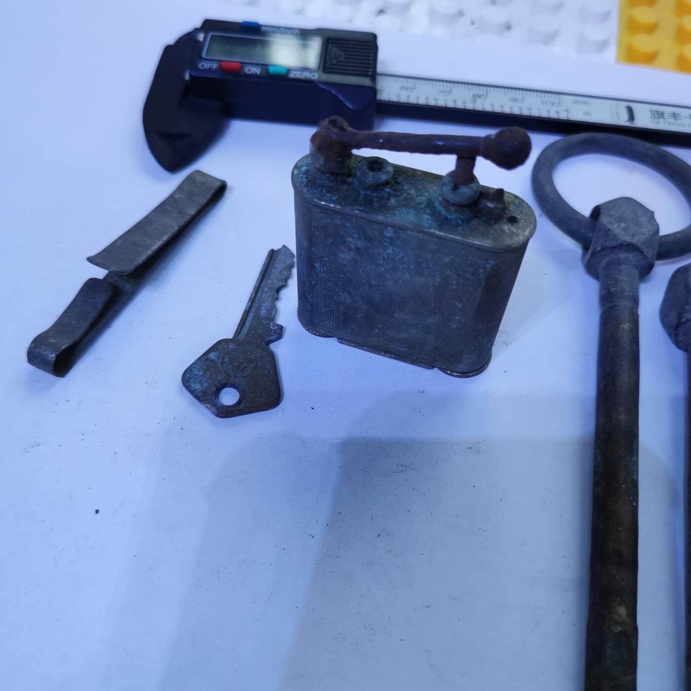 藏珍品阁杂件专场82期 老铜杂件