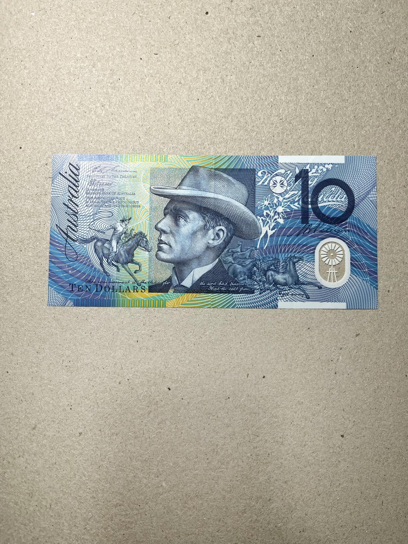 【礼羽收藏】🌏世界钱币拍卖第113期 澳大利亚1993年初版10元塑料钞，极美品（轻微软折）