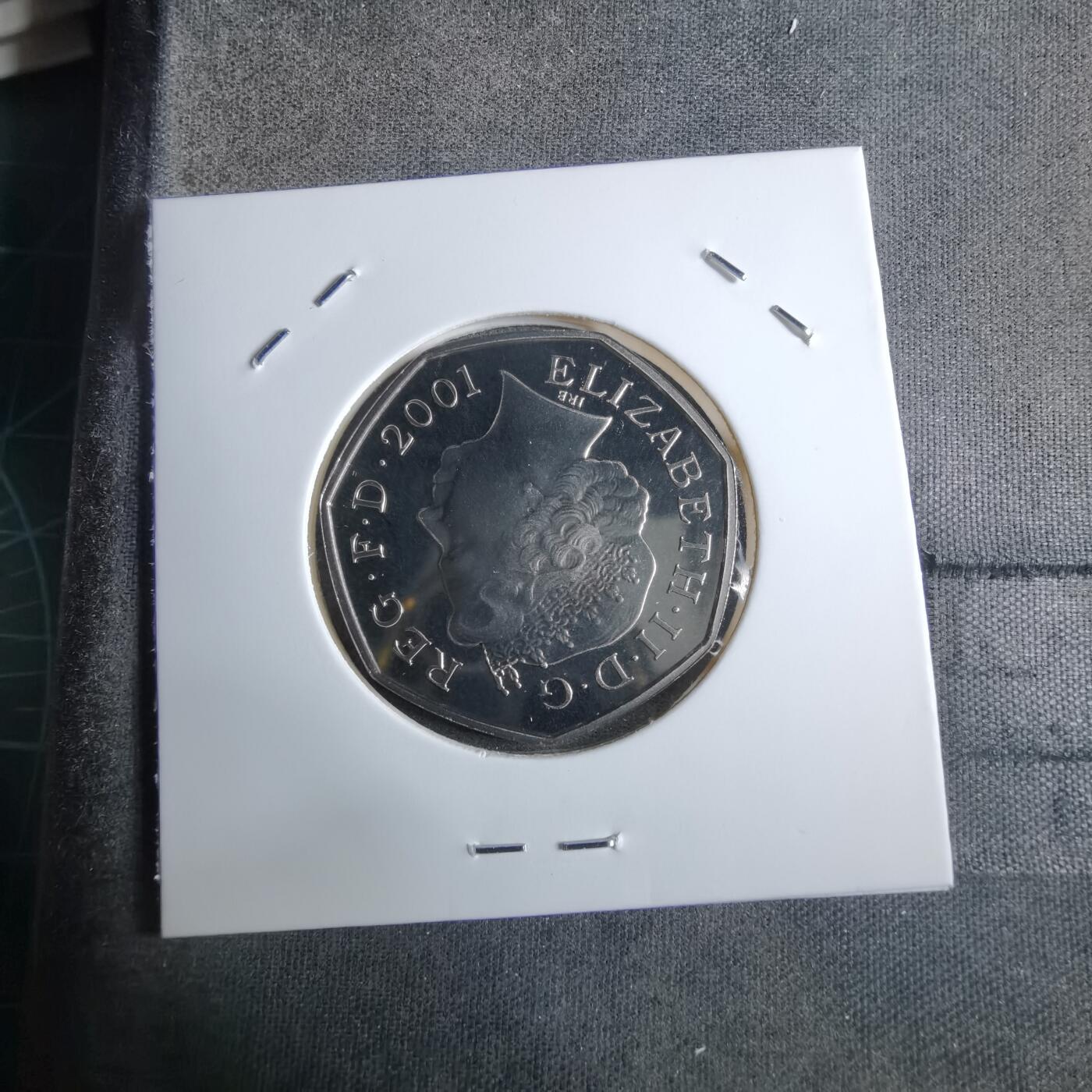 沼泽如烟--第913场 英国2001年50便士精制币