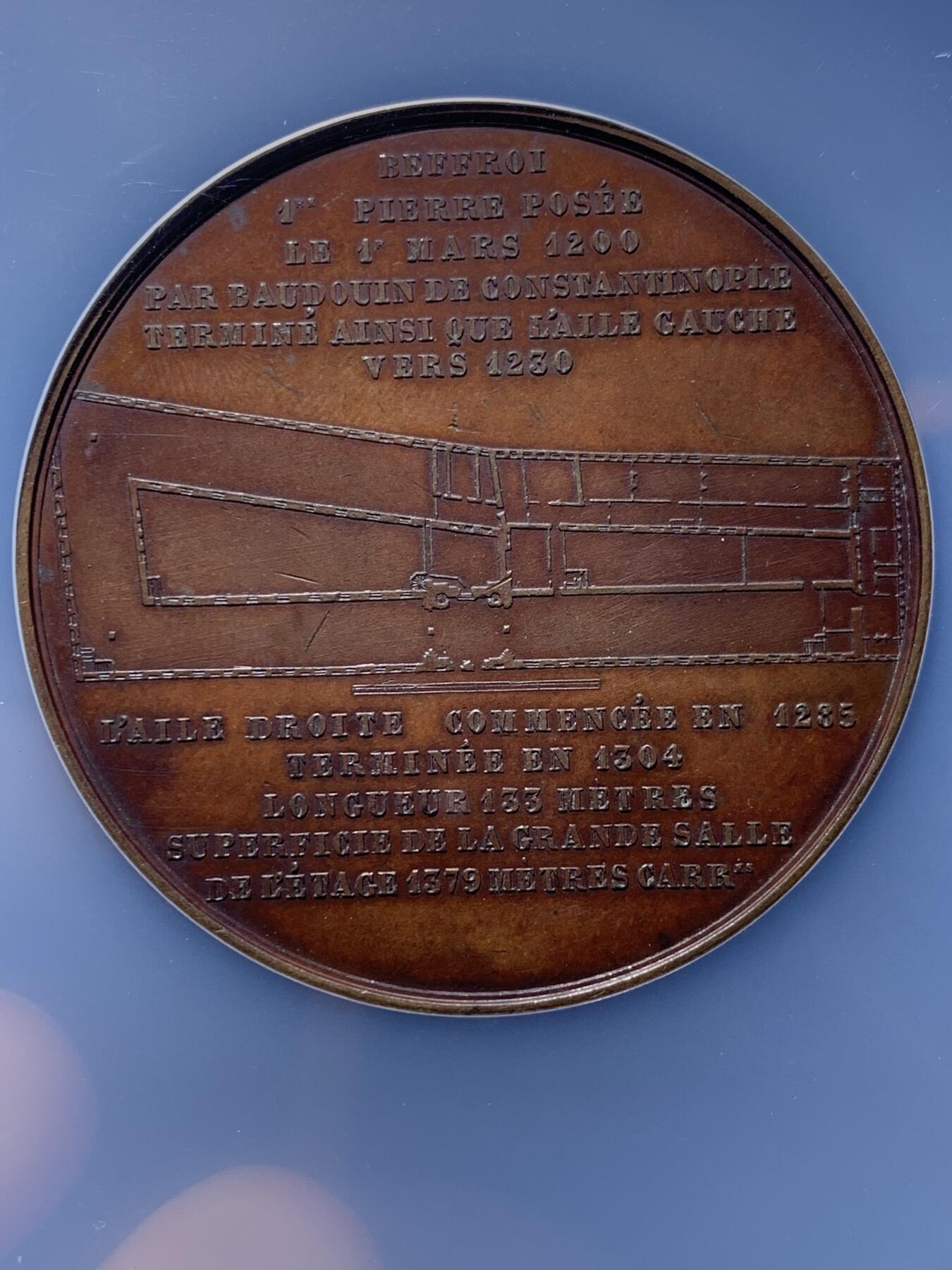 《竞宝斋》第442场 周日，周一，2场连拍 （全场包邮） NGC MS61BN 著名雕刻师J Wiener作品，罕见品。伊普尔市政厅纪念章，正面雕刻市政厅外部全貌，背部责任细节规划。极具历史参考教学价值，NGC加大盒。