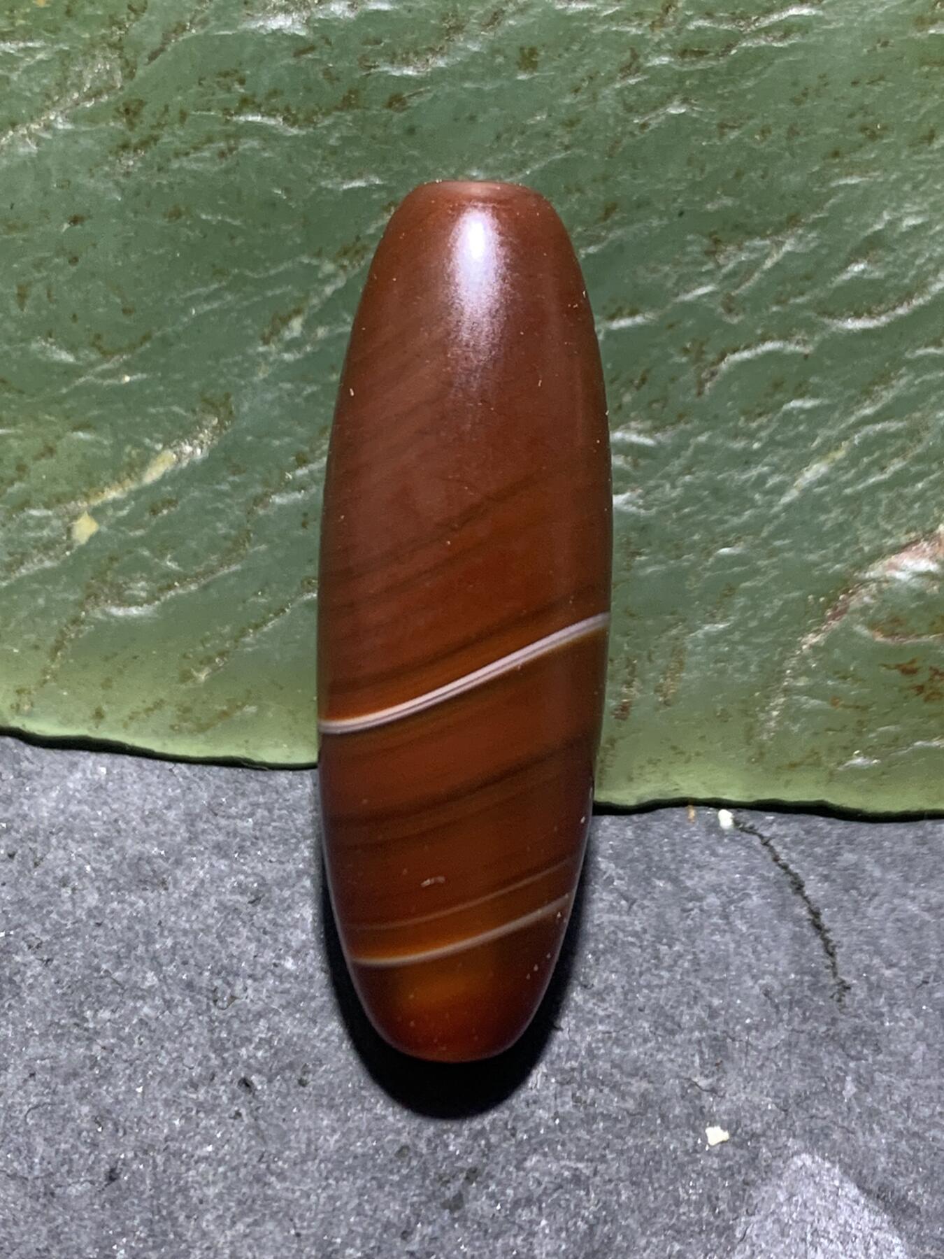 精美亚光高玉化红白双色千层纹缠丝玛瑙桶珠一颗