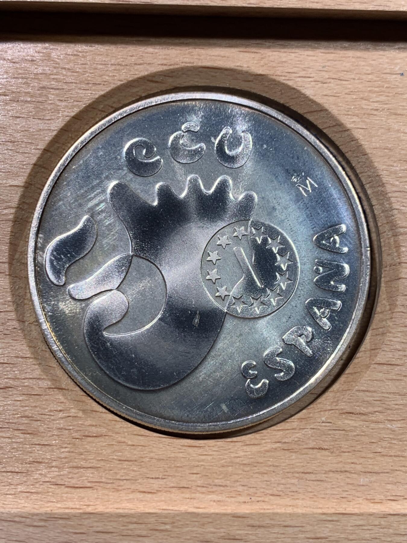 《竞宝斋》第442场 周日，周一，2场连拍 （全场包邮） 西班牙1990年马剑骑士5ECU精制大银币 33.62克 原盒证书