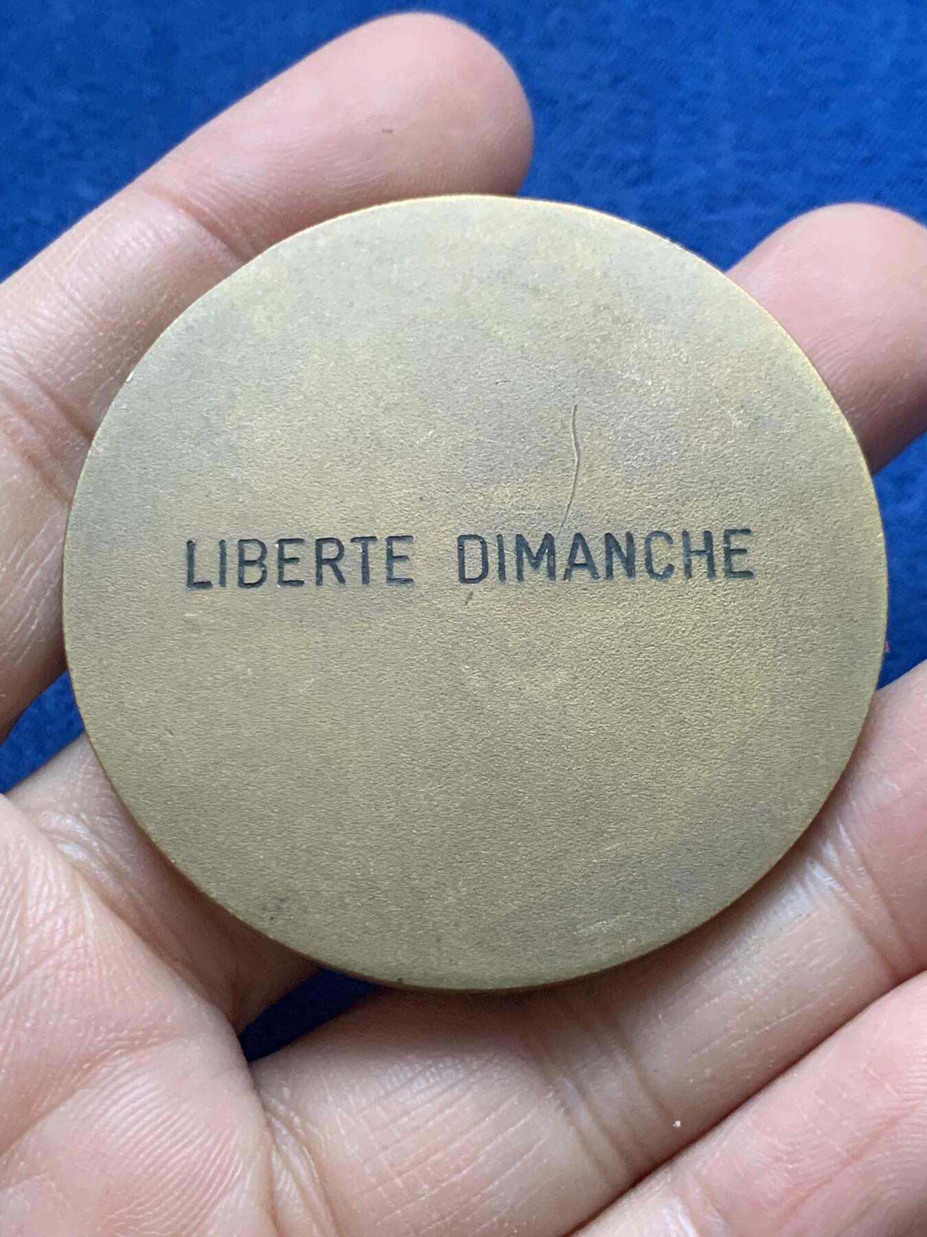 《竞宝斋》第442场 周日，周一，2场连拍 （全场包邮） 高卢雄鸡铜章 带盒 60.1克 49.8mm 铜标边铭