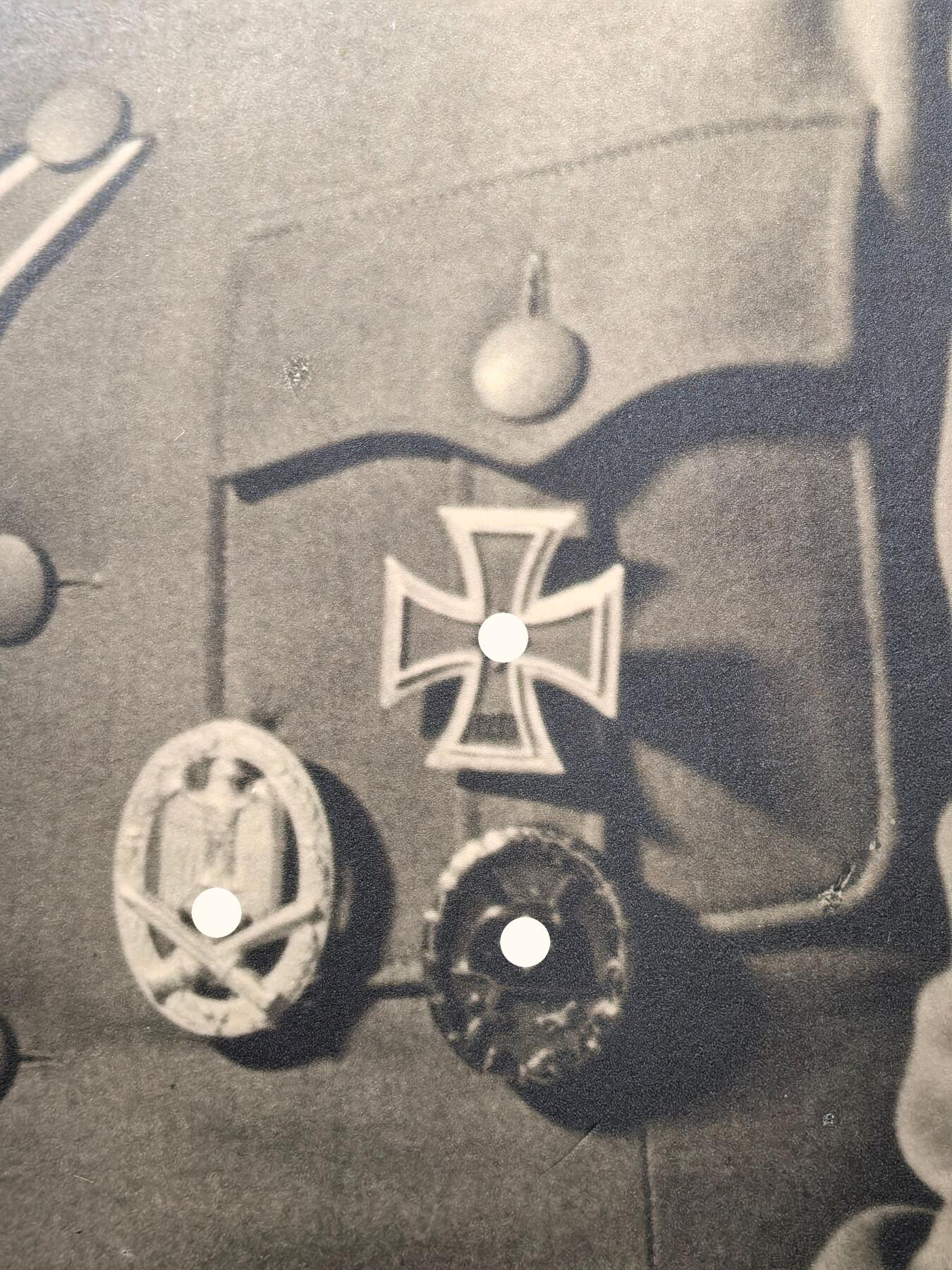 盛世勋华——号角文化勋章邮票专场拍卖第289期 德国（1939）陆军军官肖像照片 佩戴一级铁十字勋章/黑战伤奖章/步兵突击奖章/二级铁十字绶带