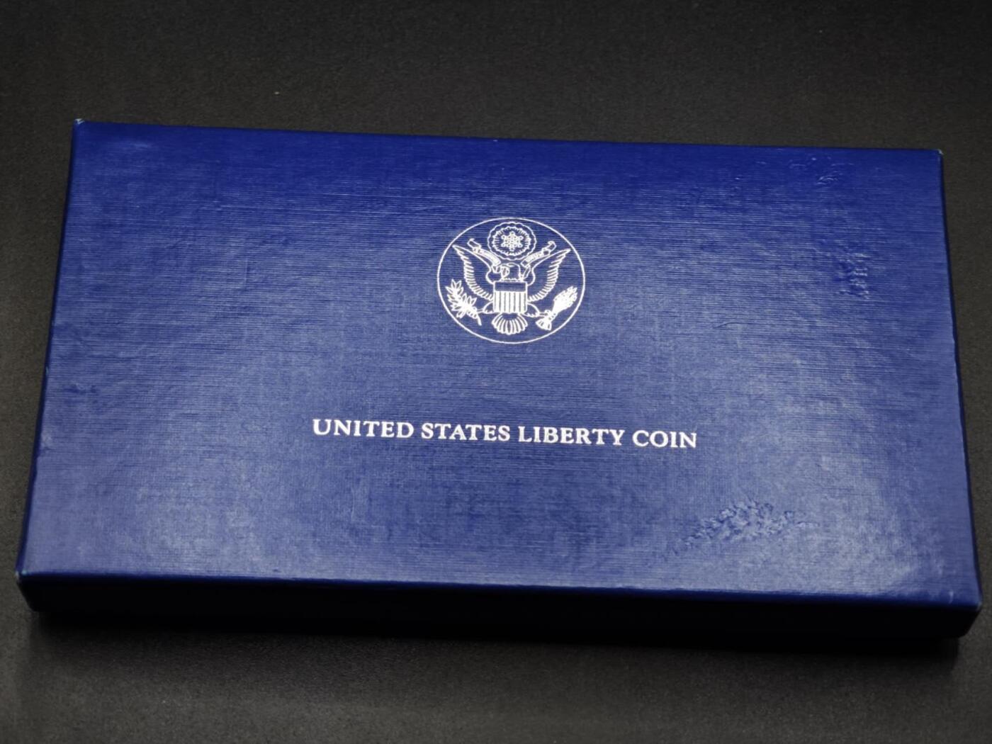 【淘币小摊】实时拍第八百零八拍   银币套币场   满百包邮可预留二周 每周一统一发货   美国1986年自由女神一元精制银币原盒原证重26.73克900银 银价275