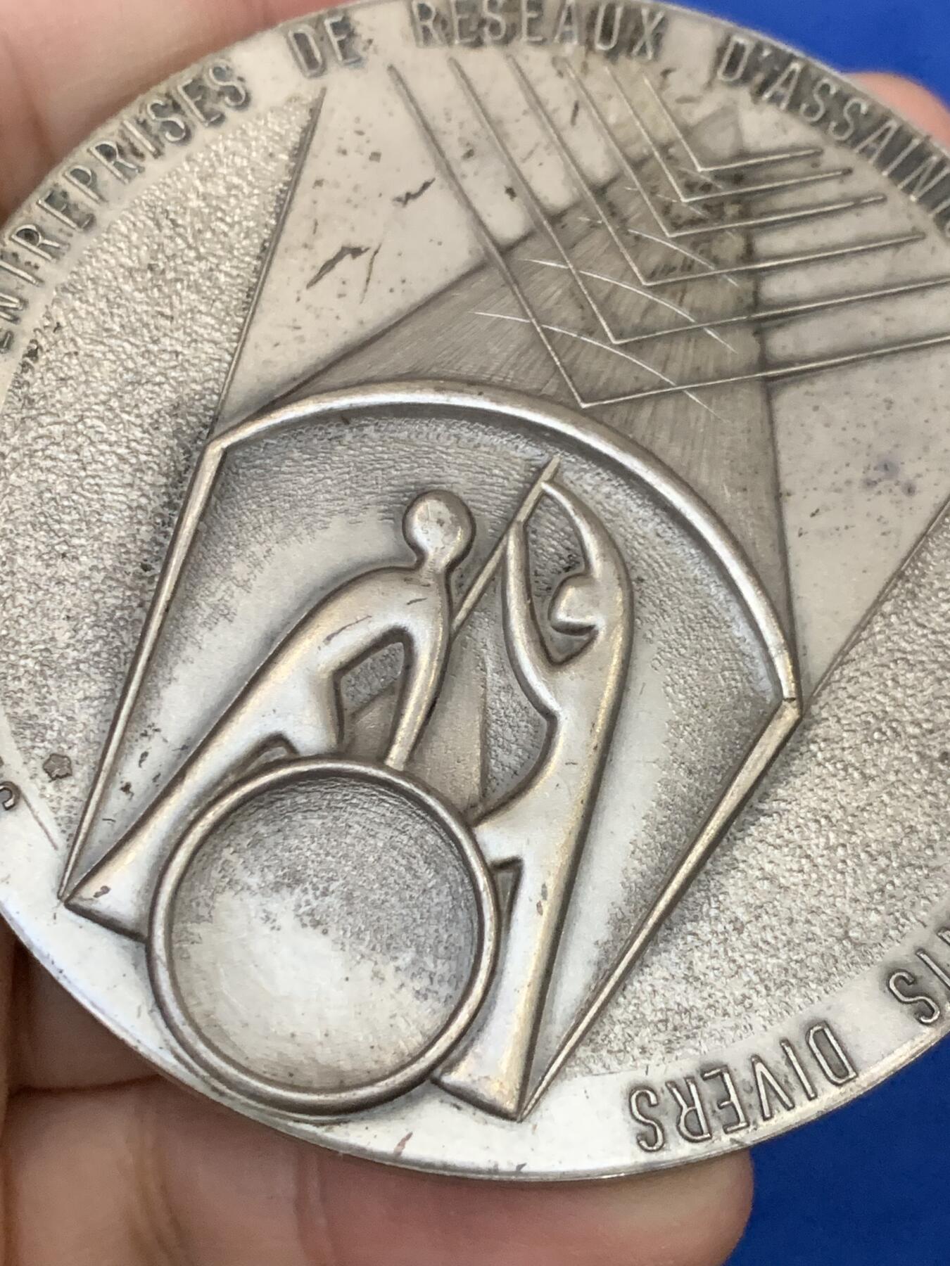 《竞宝斋》第442场 周日，周一，2场连拍 （全场包邮） 法国企业家联合会镀银大铜章 直径68mm 重量146g