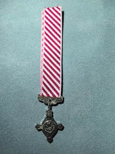 盛世勋华——号角文化勋章邮票专场拍卖第289期 - 英国杰出飞行十字勋章迷你章 极为罕见