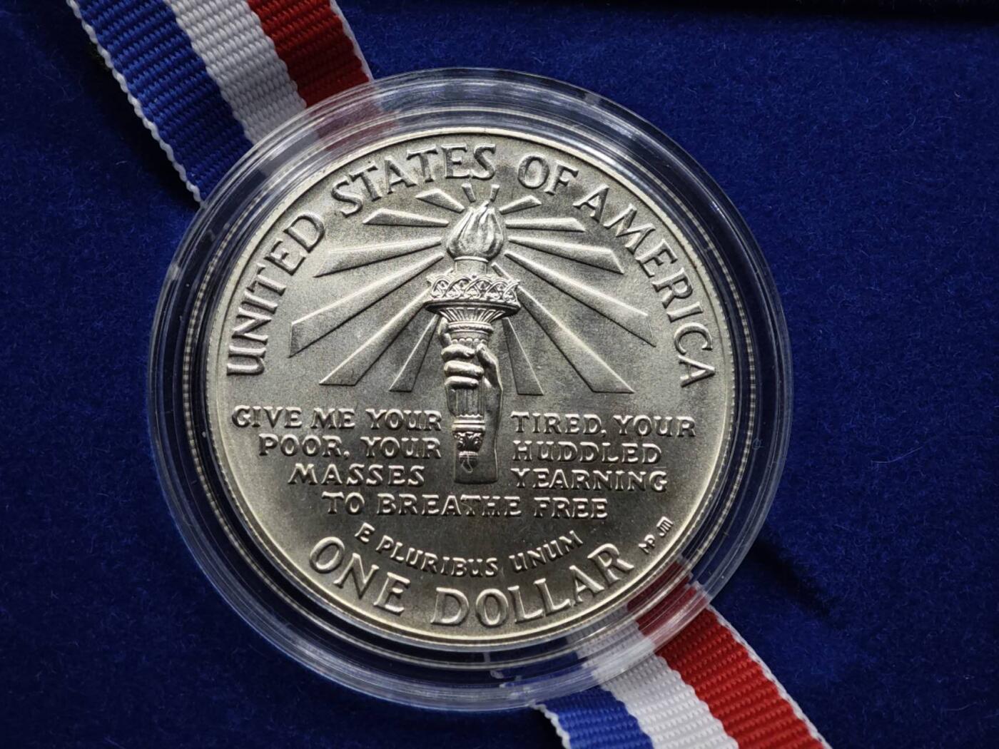 【淘币小摊】实时拍第八百零八拍   银币套币场   满百包邮可预留二周 每周一统一发货   美国1986年自由女神一元普制银币原盒原证重26.73克900银 银价275