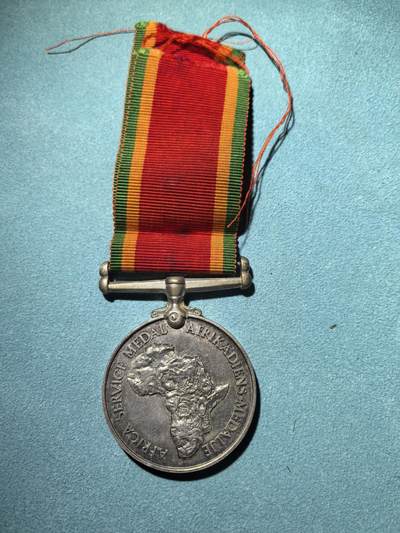 盛世勋华——号角文化勋章邮票专场拍卖第289期 - 英国二战非洲服役奖章 南非版 带边铭 银制