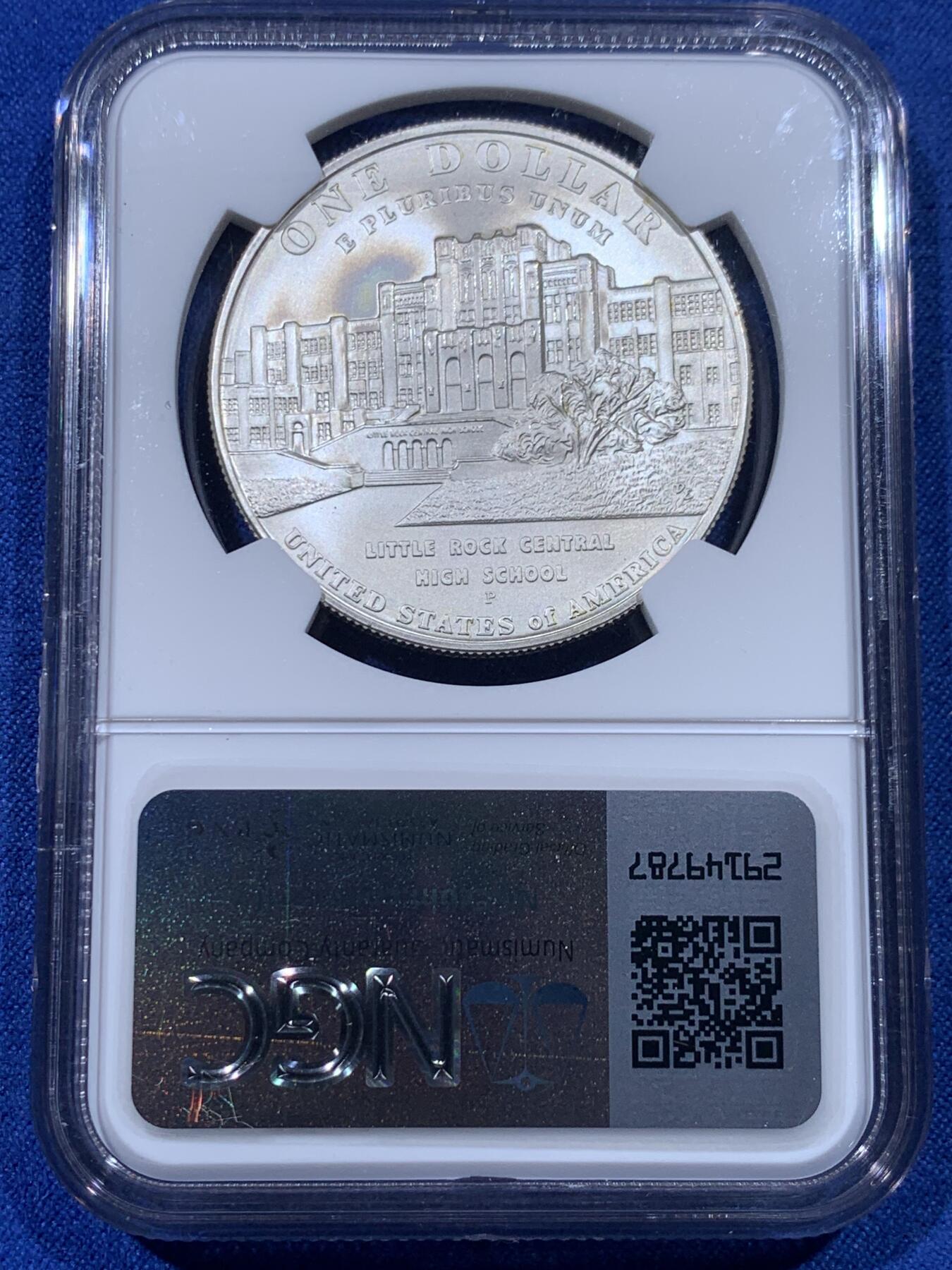 《竞宝斋》第442场 周日，周一，2场连拍 （全场包邮） NGC MS70 美国2007年P版取消种族隔离1美元大银币