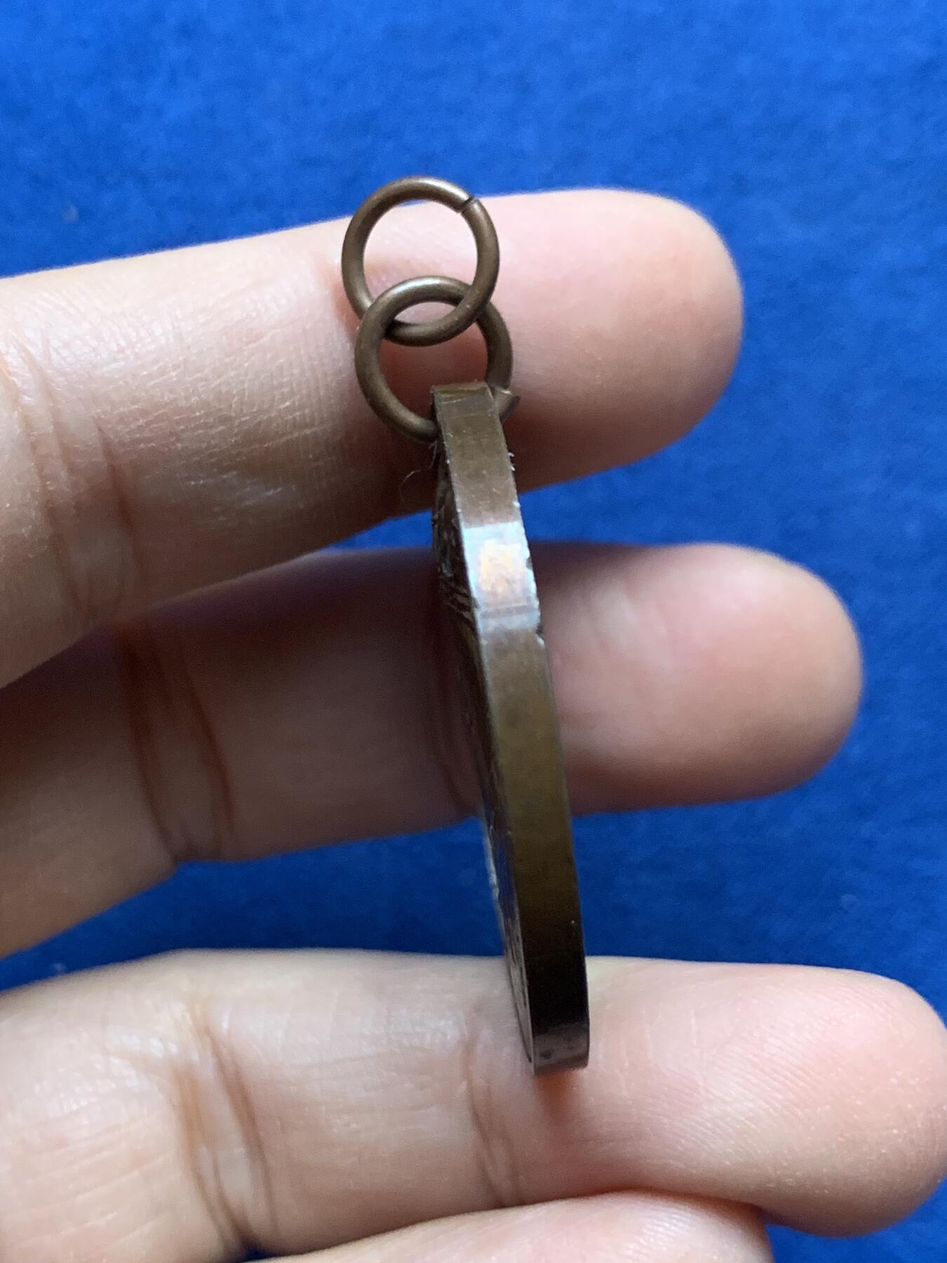 《竞宝斋》第442场 周日，周一，2场连拍 （全场包邮） 英国爱德华七世铜制挂章，重约24.5克，36.2mm