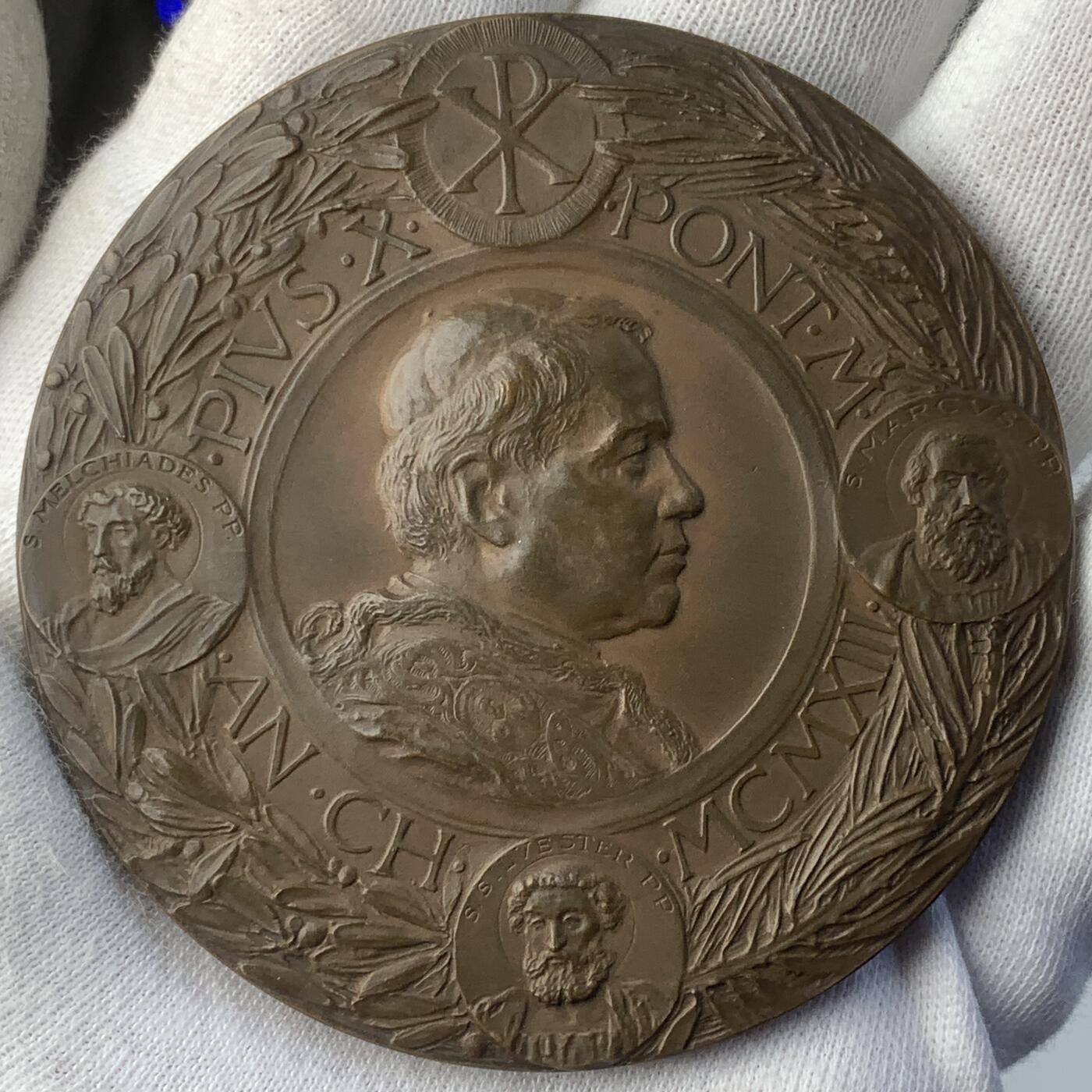 掌中浮雕-藏着的欧洲第043场 1913年教皇庇护十世铜章， 66.8mm，S.Johnson出品，稀少！配有合适的盒子