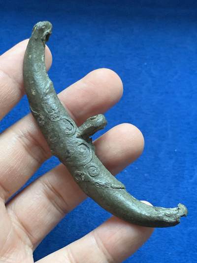 《竞宝斋》第442场 周日，周一，2场连拍 （全场包邮） - 三佛齐船型锡锭 重约43.45克 细节见图