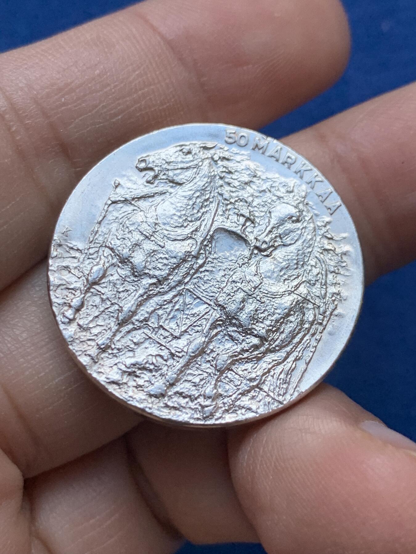 《竞宝斋》第442场 周日，周一，2场连拍 （全场包邮） 芬兰1981年凯科宁总统诞辰80周年50马克银币