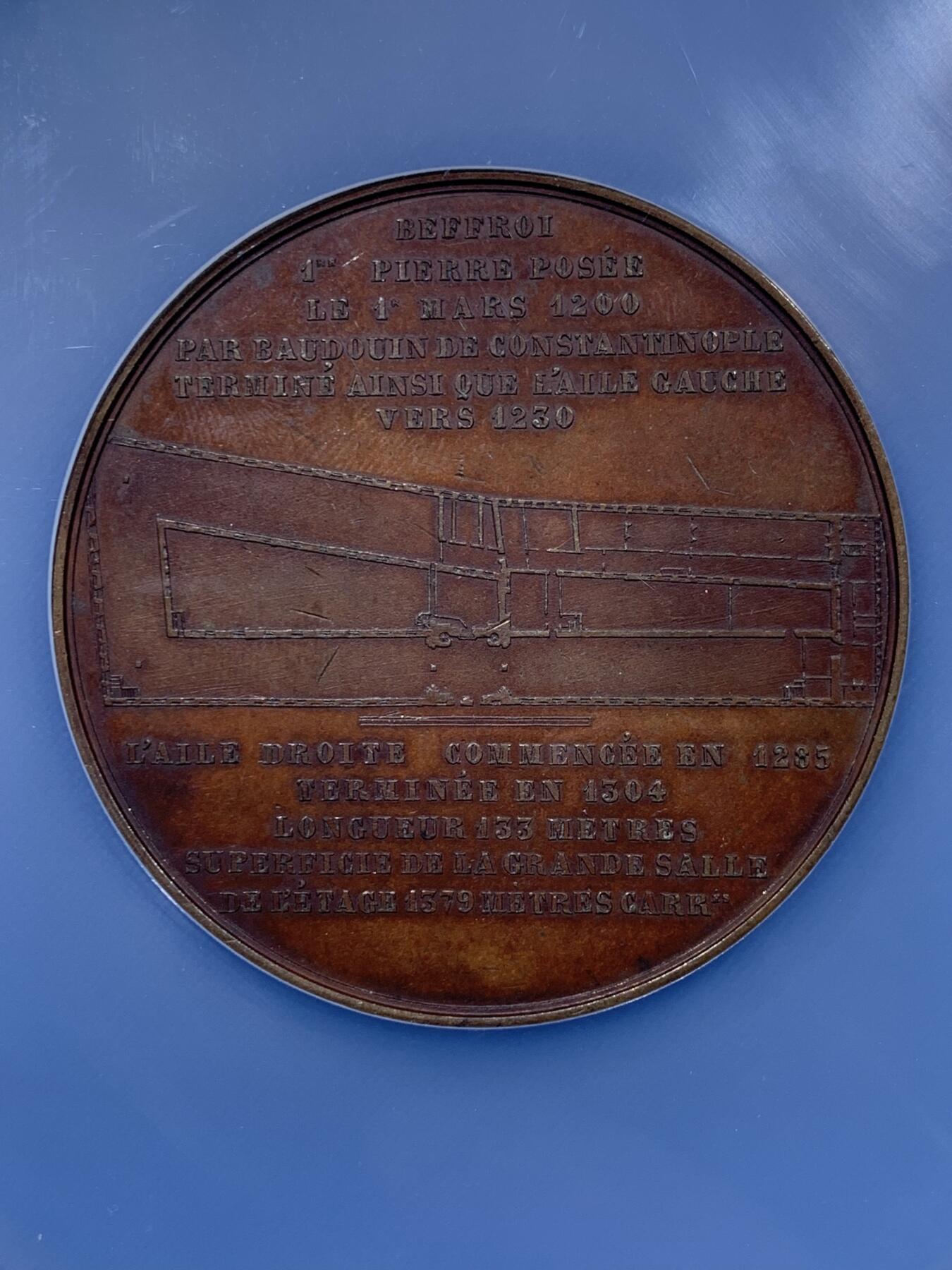 《竞宝斋》第442场 周日，周一，2场连拍 （全场包邮） NGC MS61BN 著名雕刻师J Wiener作品，罕见品。伊普尔市政厅纪念章，正面雕刻市政厅外部全貌，背部责任细节规划。极具历史参考教学价值，NGC加大盒。