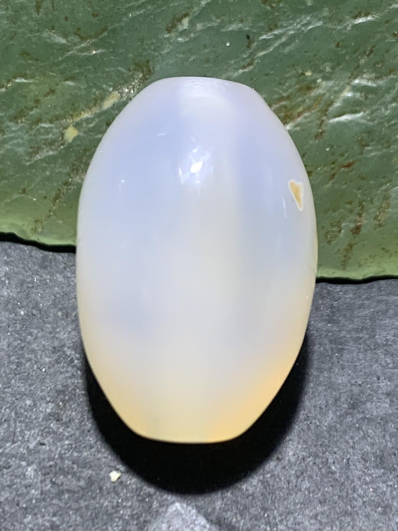 原皮海洋玉髓通货桶珠一颗，