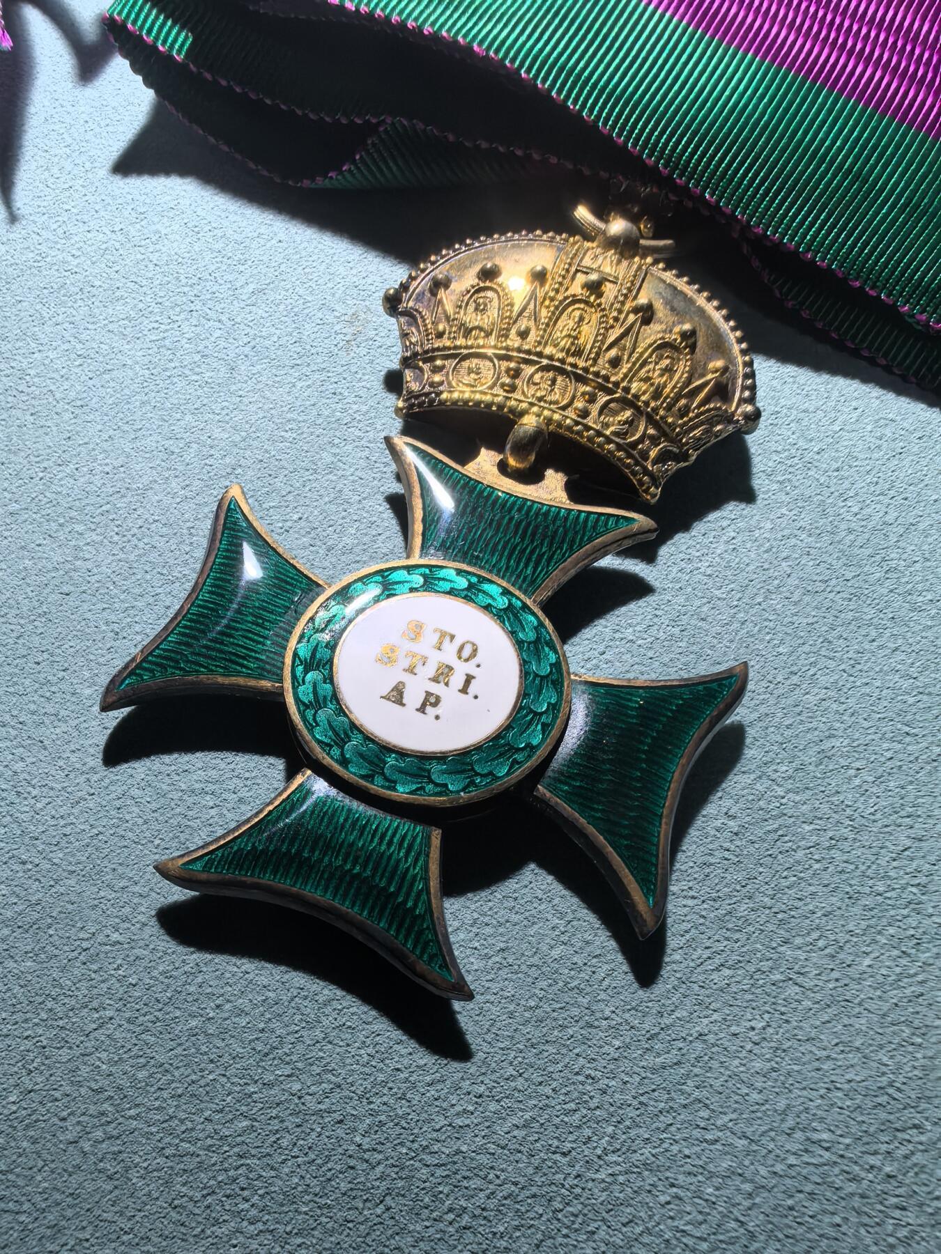 盛世勋华——号角文化勋章邮票专场拍卖第289期 奥匈帝国指挥官级圣伊斯特万勋章 Rothe厂生产 原盒带厂标 极为少见