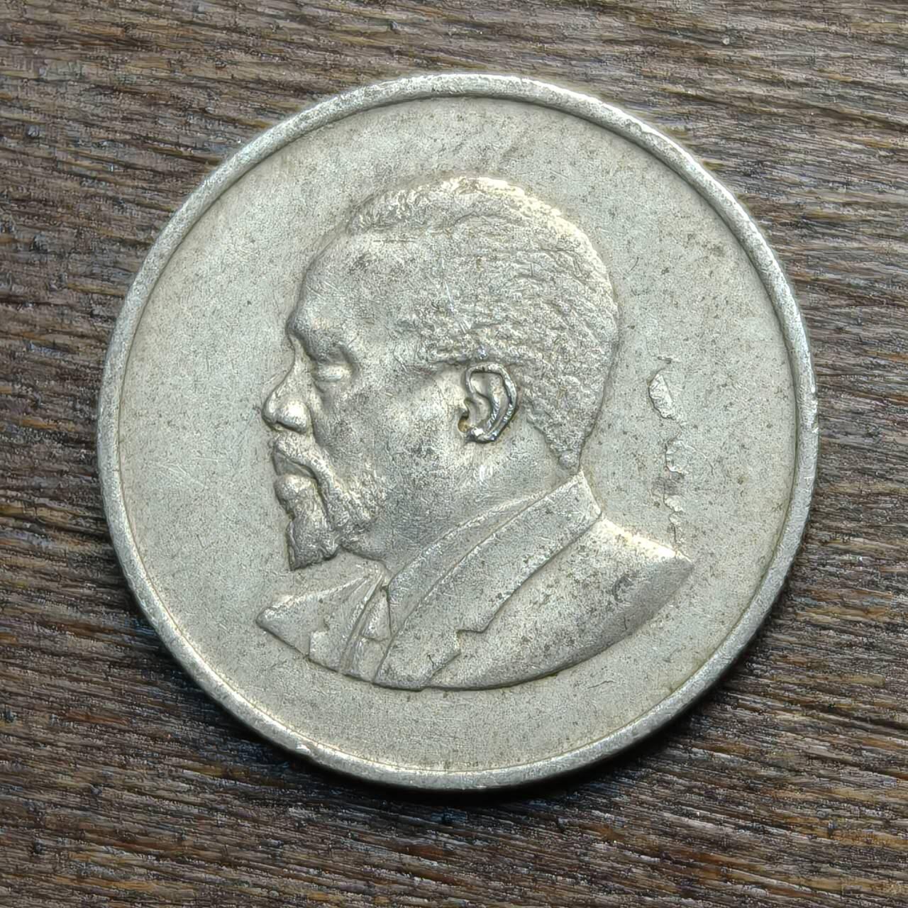 【铜匠收藏】★第133场★散币场，无佣金，30包邮。不满30元，支付5元运费。《接受代拍 代送NGC评级》 肯尼亚 1968年 50分 镍币