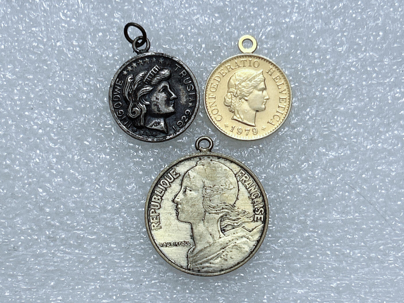 第一海外回流一元起拍收藏 散集专场  第272期 不同项链吊坠 3枚