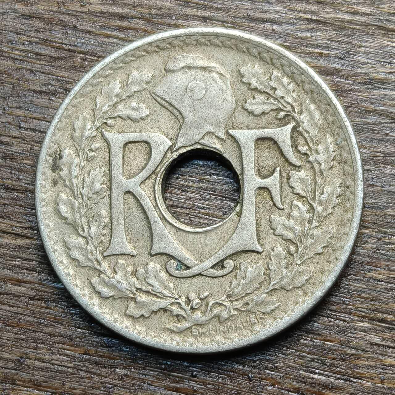 【铜匠收藏】★第133场★散币场，无佣金，30包邮。不满30元，支付5元运费。《接受代拍 代送NGC评级》 法国 1920年 5分