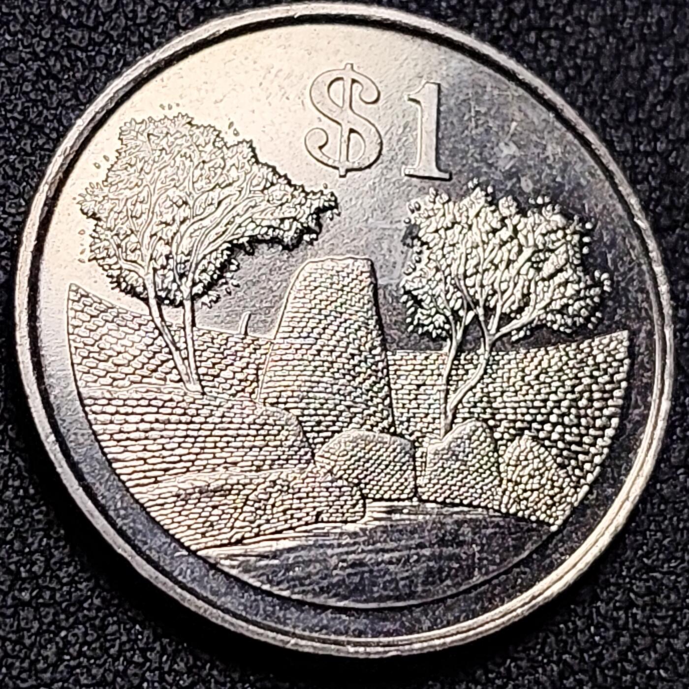 泉币菌-第137场-精品福利场（之前场次29日、30日发货，敬请谅解） 少见原光极美 1980年 非洲-津巴布韦 1圆镍币  早期 王国首都古城遗迹图案 石鹰 29毫米 10.0克