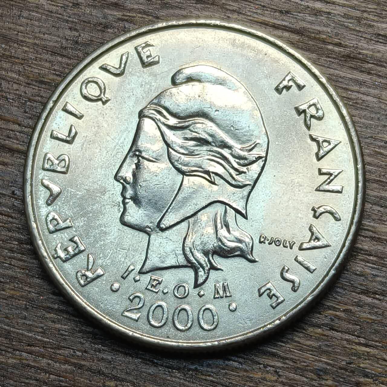 【铜匠收藏】★第133场★散币场，无佣金，30包邮。不满30元，支付5元运费。《接受代拍 代送NGC评级》 法属波利尼西亚 2000年 10法郎 铜镍币