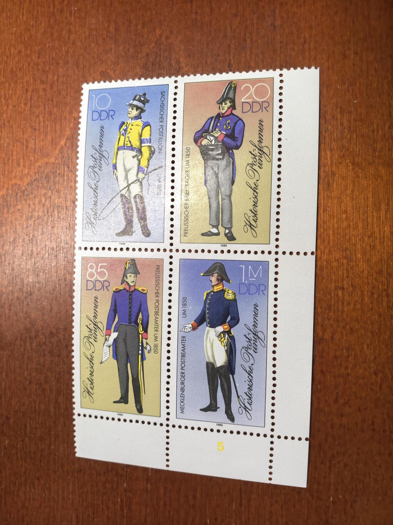 长老汇蛇年精选第七十七场拍卖 1986民主德国1850普鲁士邮政4联张带边，350万，全新