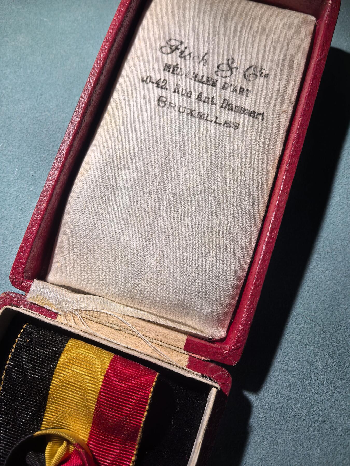 盛世勋华——号角文化勋章邮票专场拍卖第289期 比利时金级劳动功勋奖章  银制 带原盒带厂标