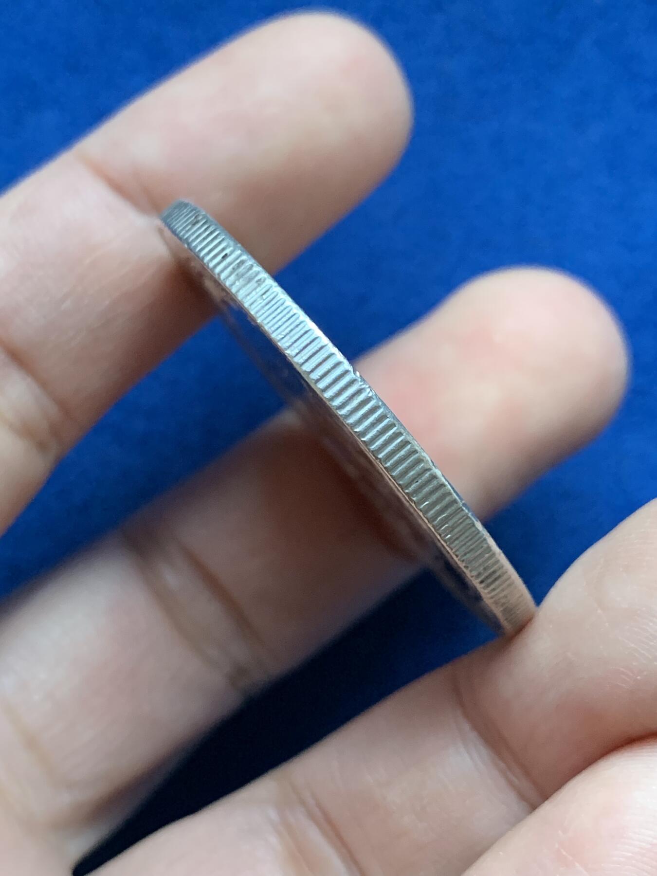 《竞宝斋》第442场 周日，周一，2场连拍 （全场包邮） 英属贸易银元 1910年 1元 站人 银币 真币清洗过有清洗痕迹 保真 细节见图