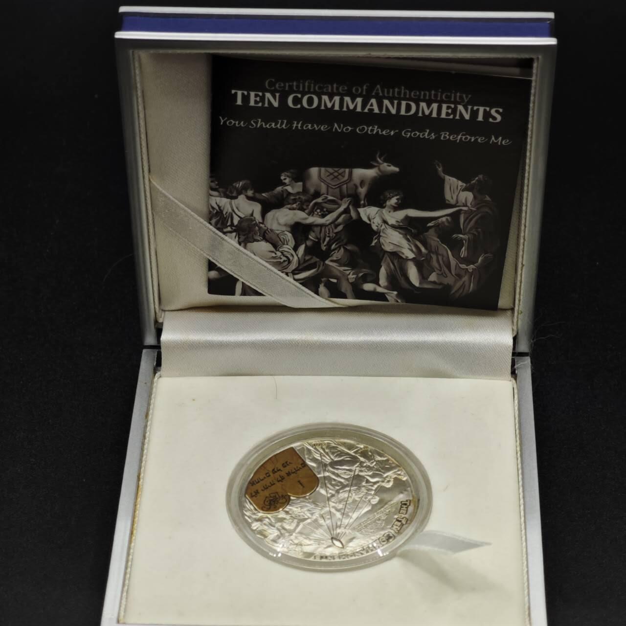 【淘币小摊】实时拍第八百零八拍   银币套币场   满百包邮可预留二周 每周一统一发货   2011年帕劳2元部分彩色精制银币 圣经故事-十戒 1/2盎司925银 发行量：1千 盒证全