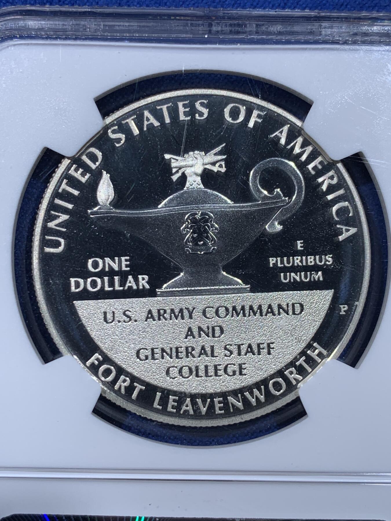 《竞宝斋》第442场 周日，周一，2场连拍 （全场包邮） NGC PF69UC 美国2013年P版五星上将1美元大银币