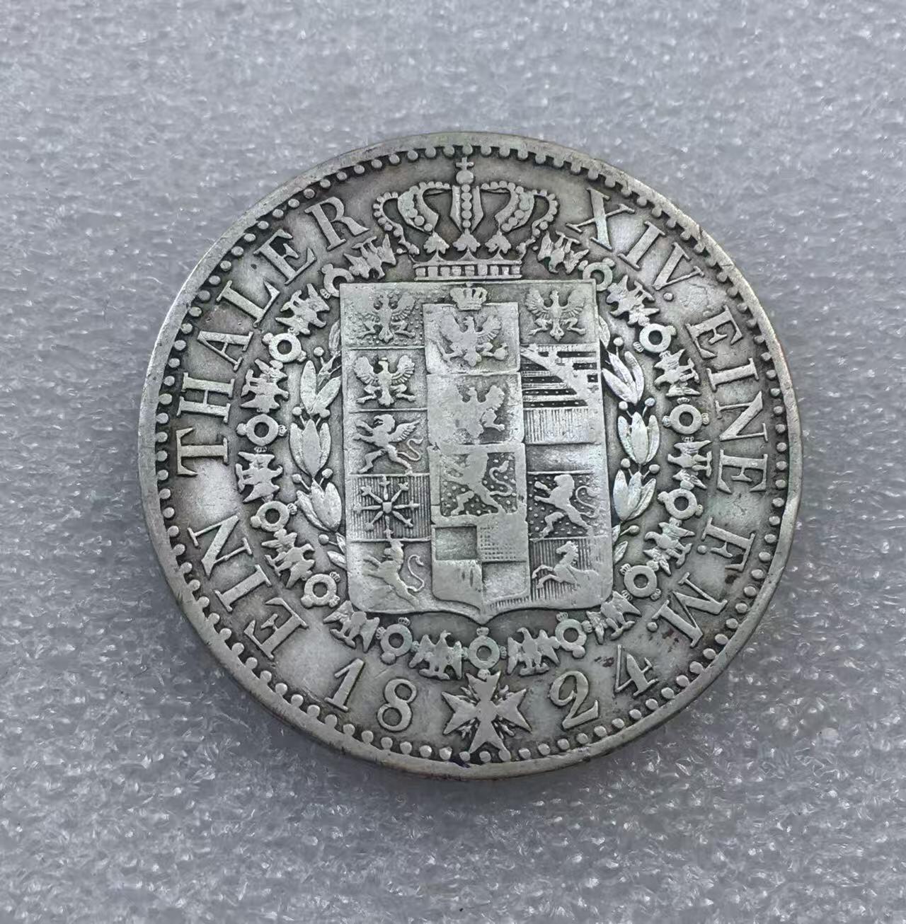 世界钱币专场拍卖 每周二开拍 1824年德国普鲁士威廉三世皇冠版1泰勒流通银币 22克