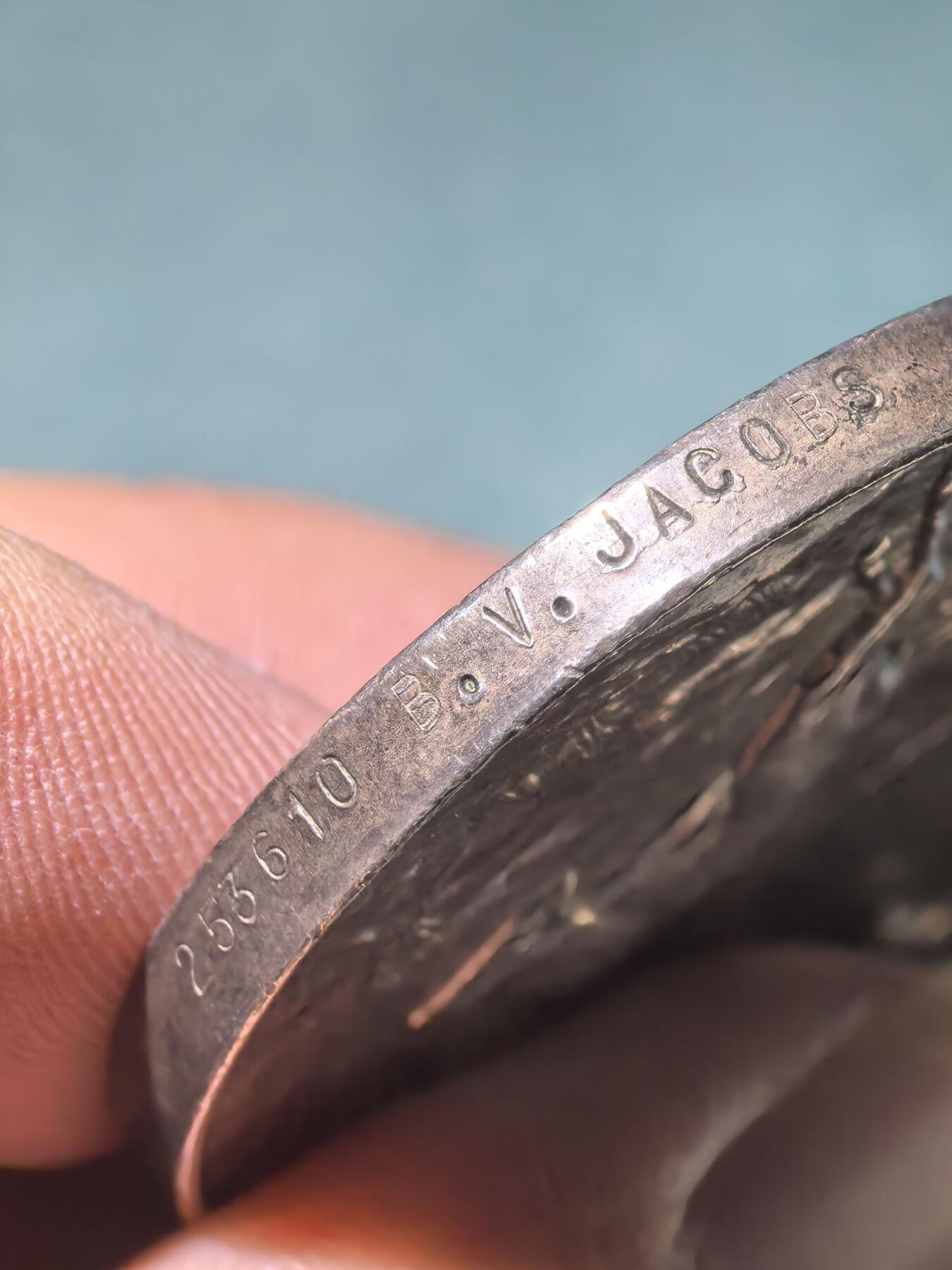 盛世勋华——号角文化勋章邮票专场拍卖第289期 英国二战四联联排 包括：意大利之星奖章/二战战争奖章（南非版）/本土防卫奖章/非洲服役奖章（银制）均带刻名