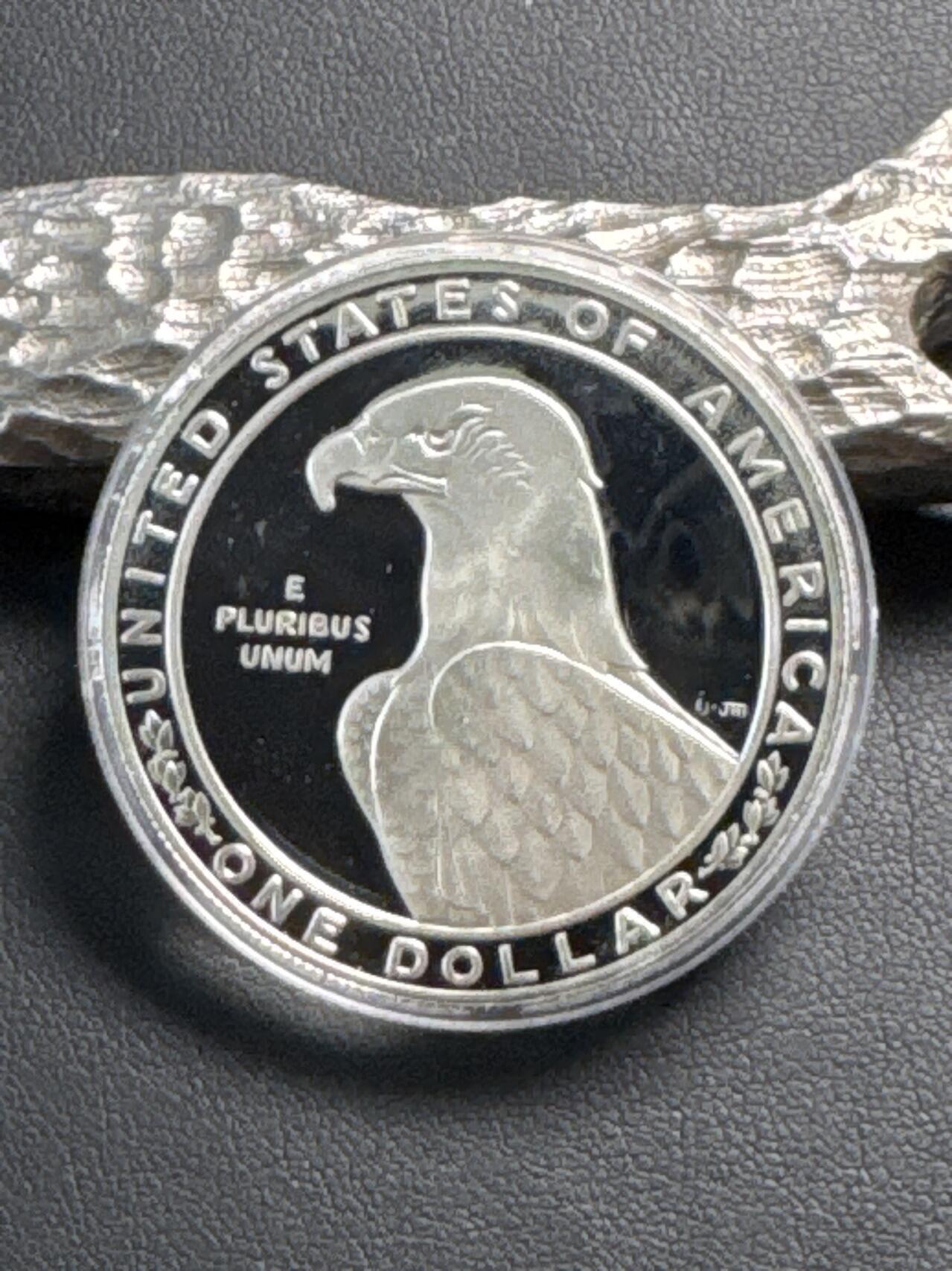 ❤️【币观天下】❤️ 第332期钱币拍卖- 2025.11.28周五晚上6点半场-长期征集拍品 1983年美国老鹰精制银币(链球),重26.73克