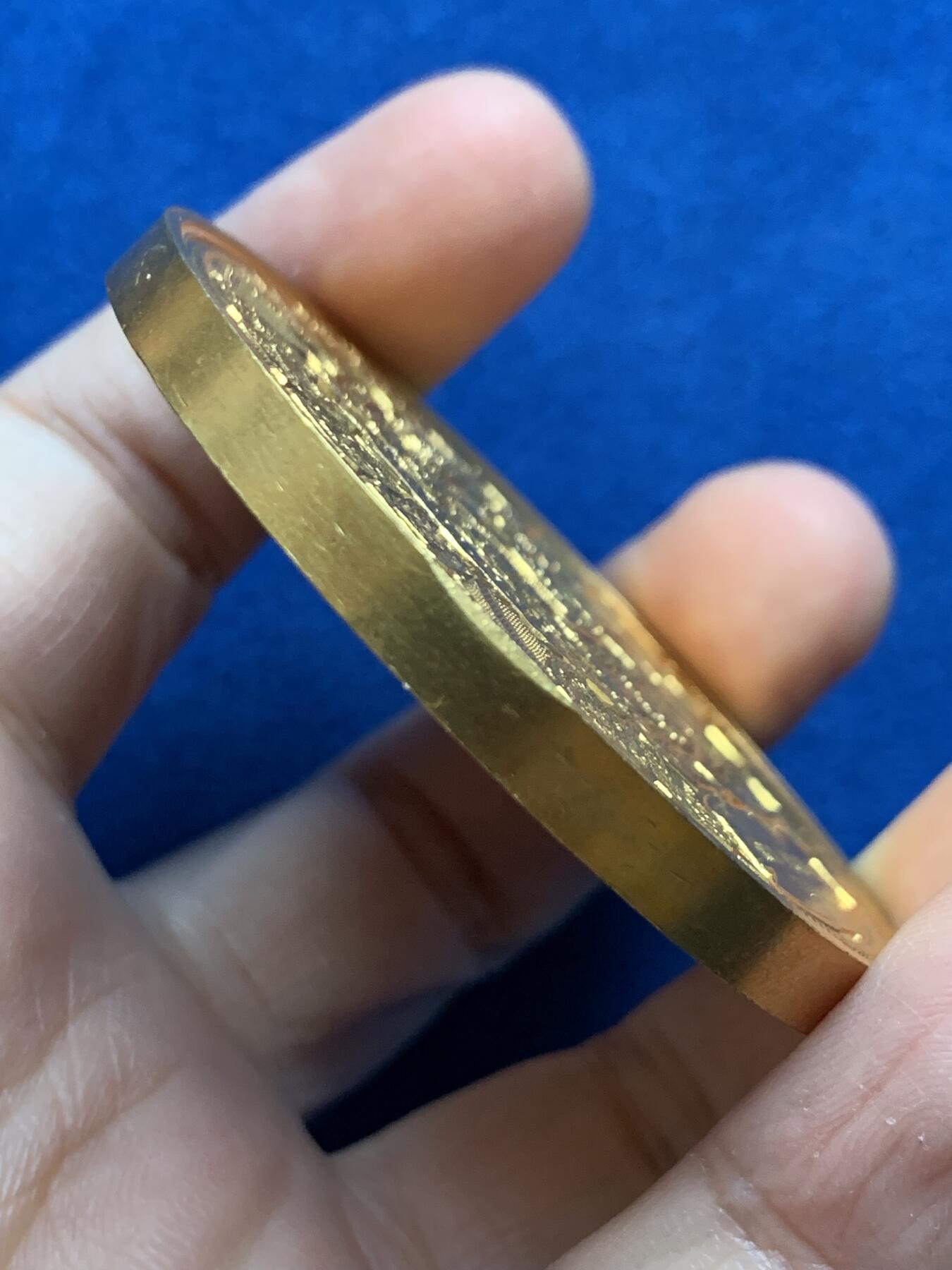 《竞宝斋》第442场 周日，周一，2场连拍 （全场包邮） 1855年巴黎世博会镀金铜章 应为后镀金状态 107.15克 59.2mm 手指铜标