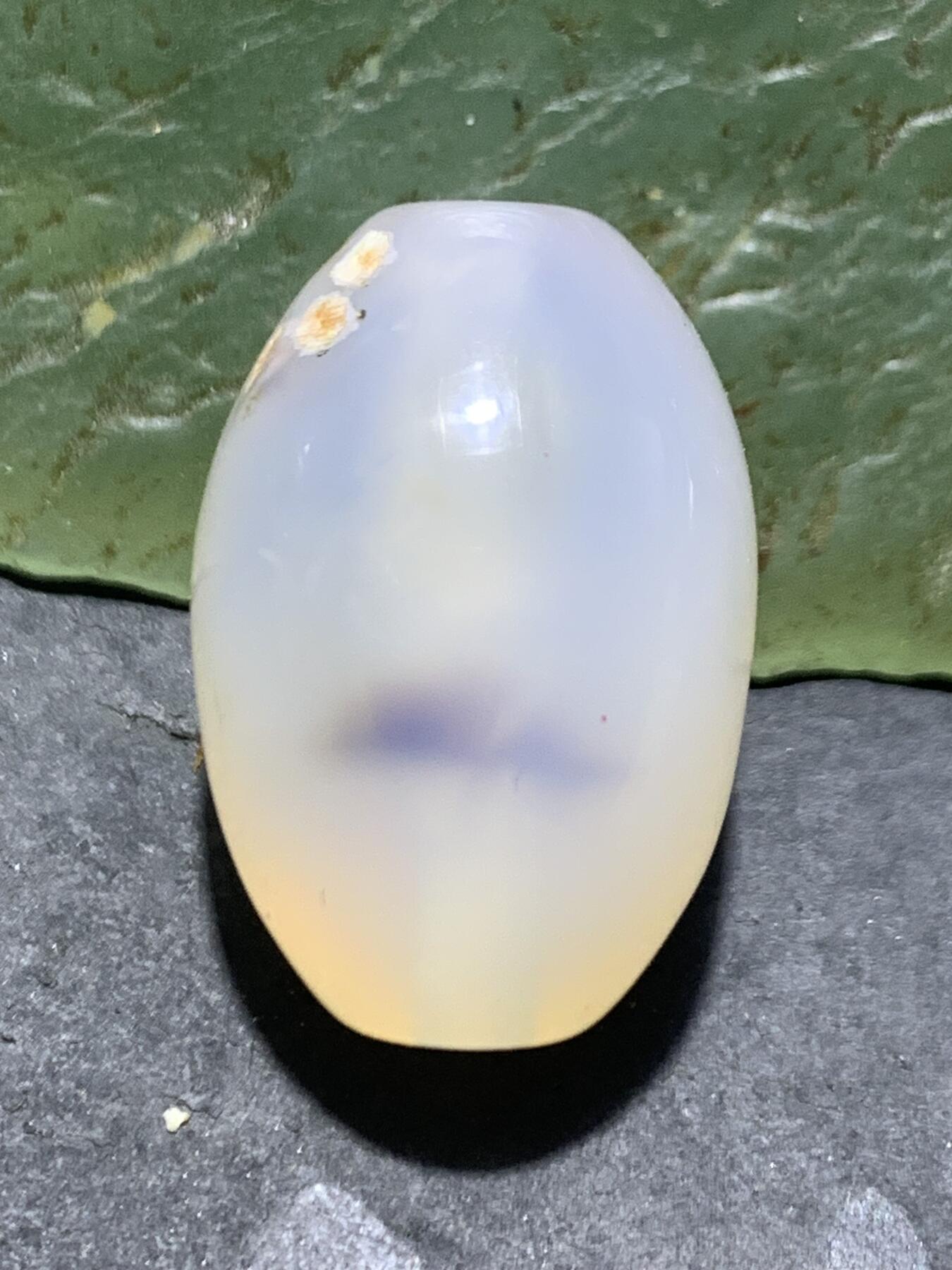 原皮海洋玉髓通货桶珠一颗，