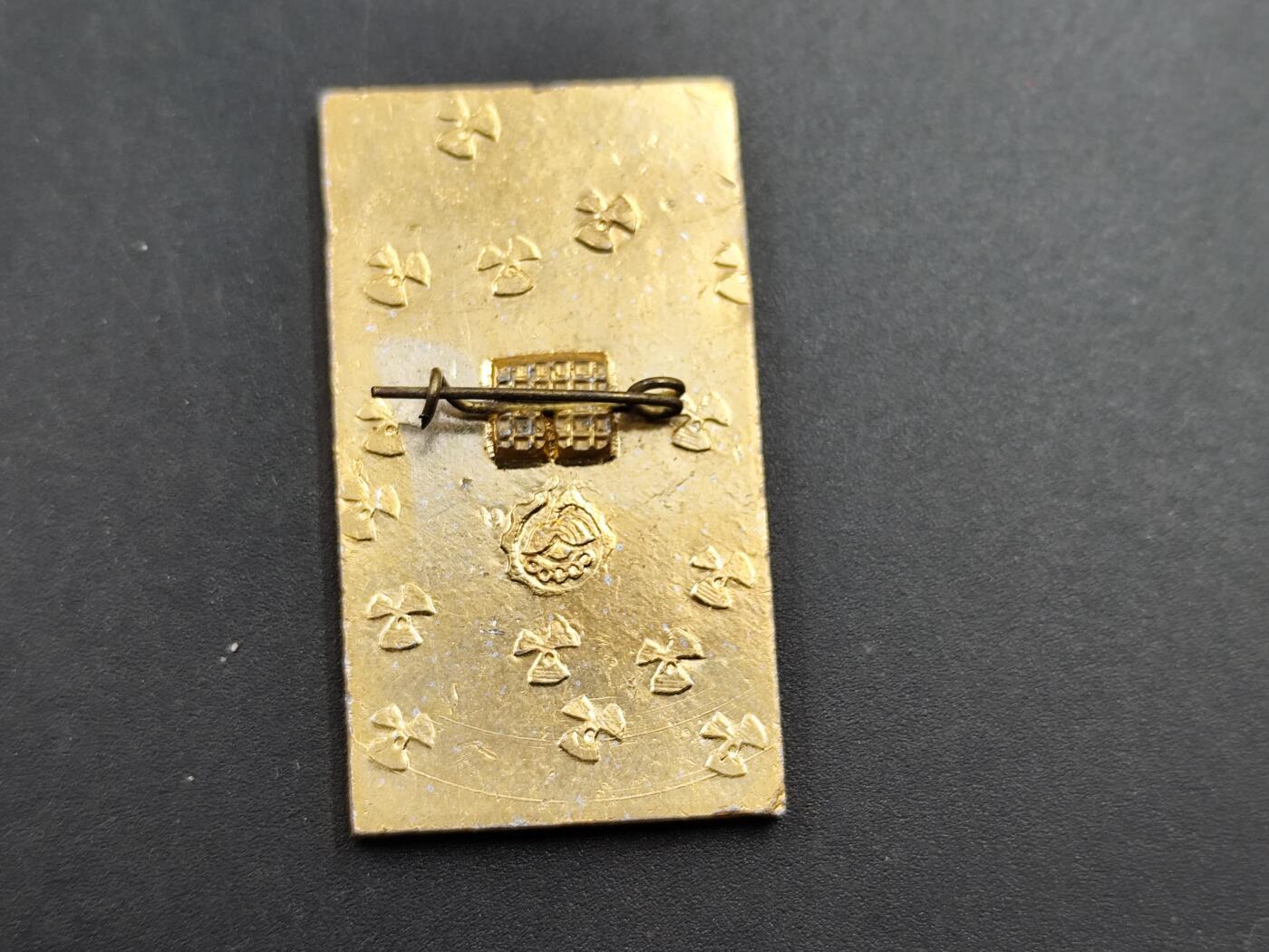 11月23日精品徽章专场 苏联波尔塔挖石油地质勘探队证章