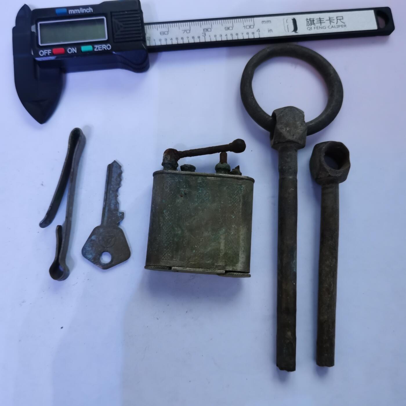 藏珍品阁杂件专场82期 老铜杂件