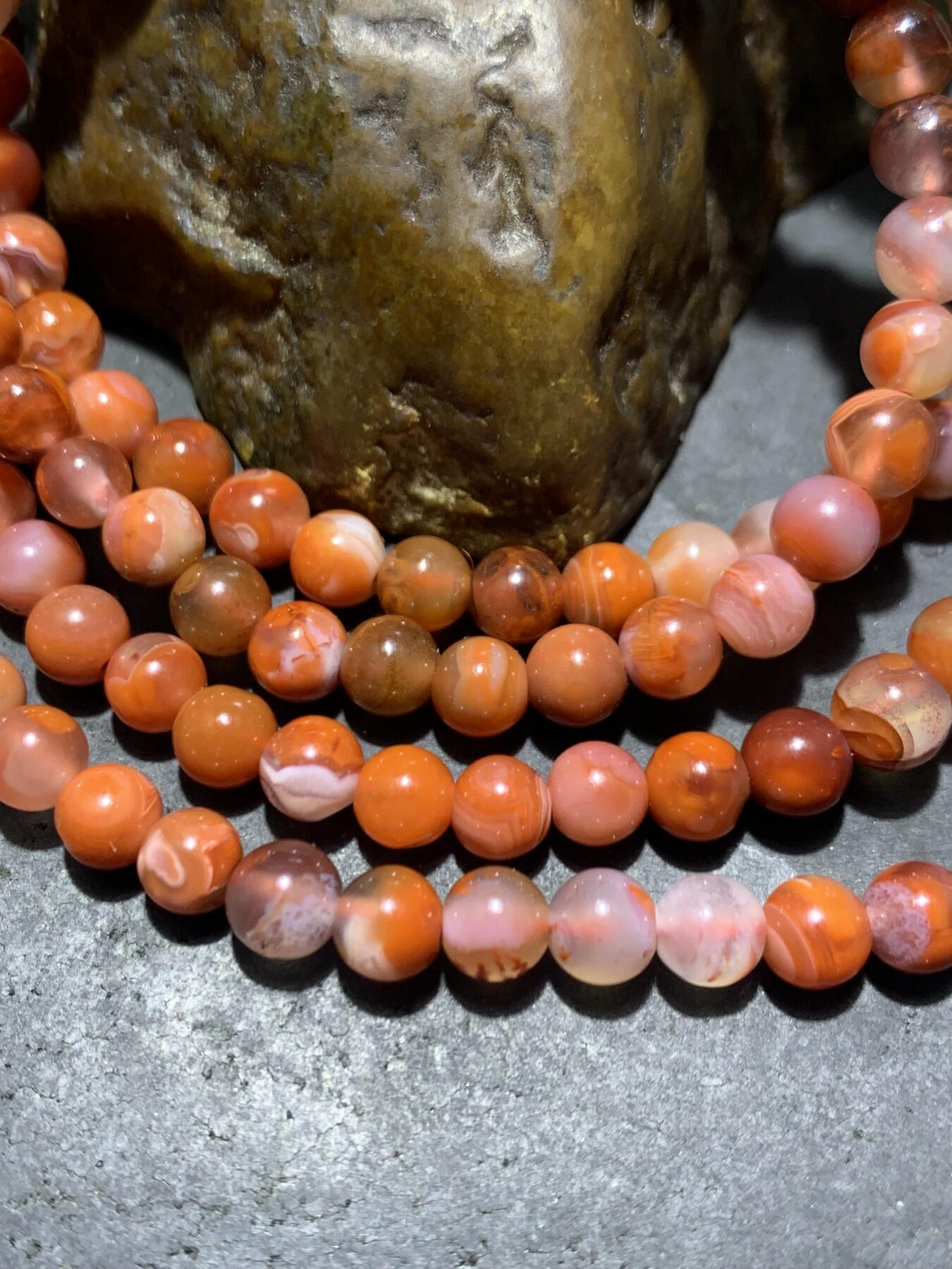 川料南红玛瑙多圈手串一条，，