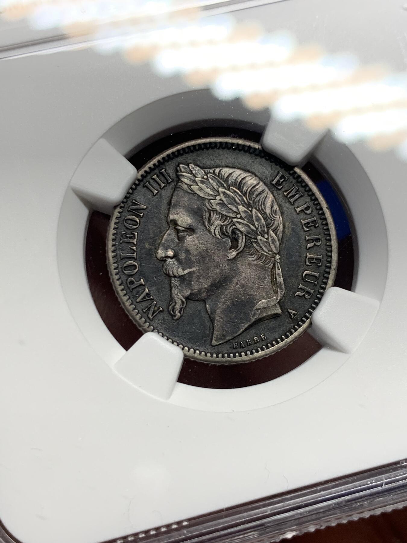 《竞宝斋》第442场 周日，周一，2场连拍 （全场包邮） NGC XFD 法国1868年拿破仑1法郎银币  黑美人老包浆，味道好，低评