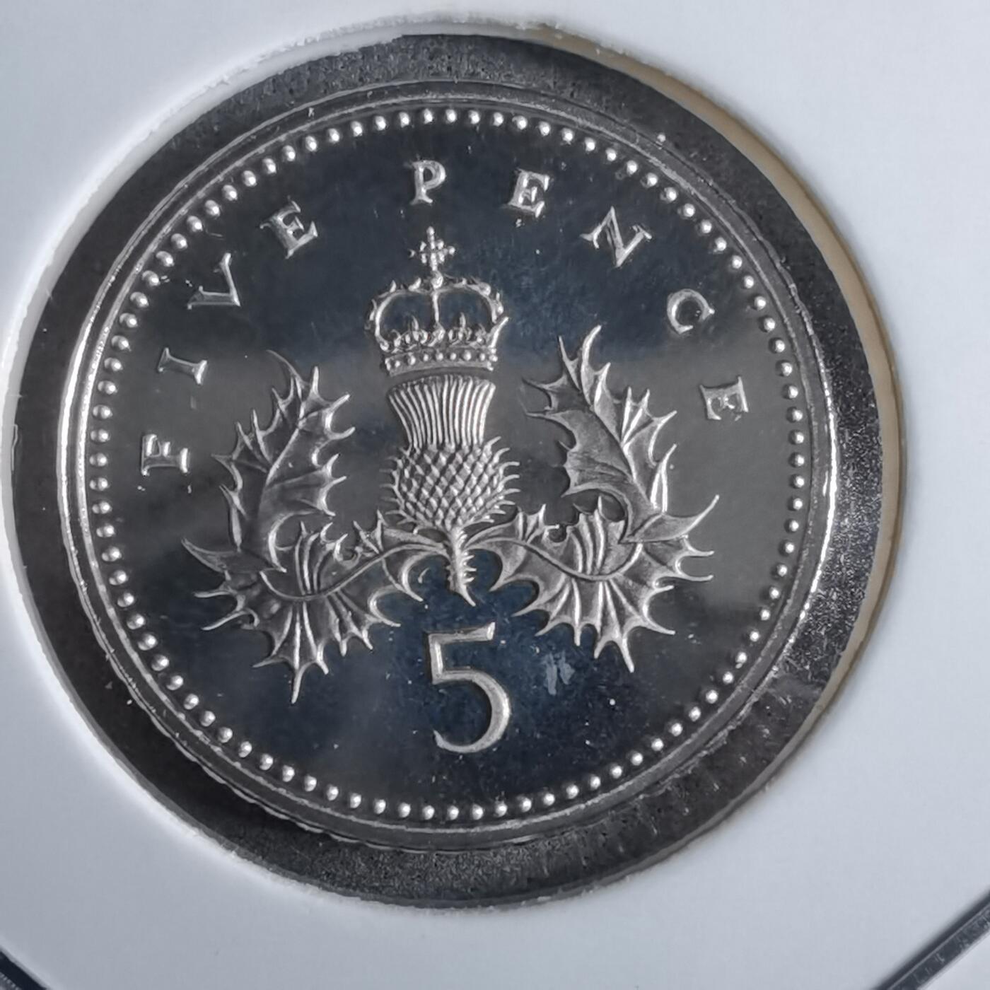 沼泽如烟--第913场 英国2001年5便士精制币