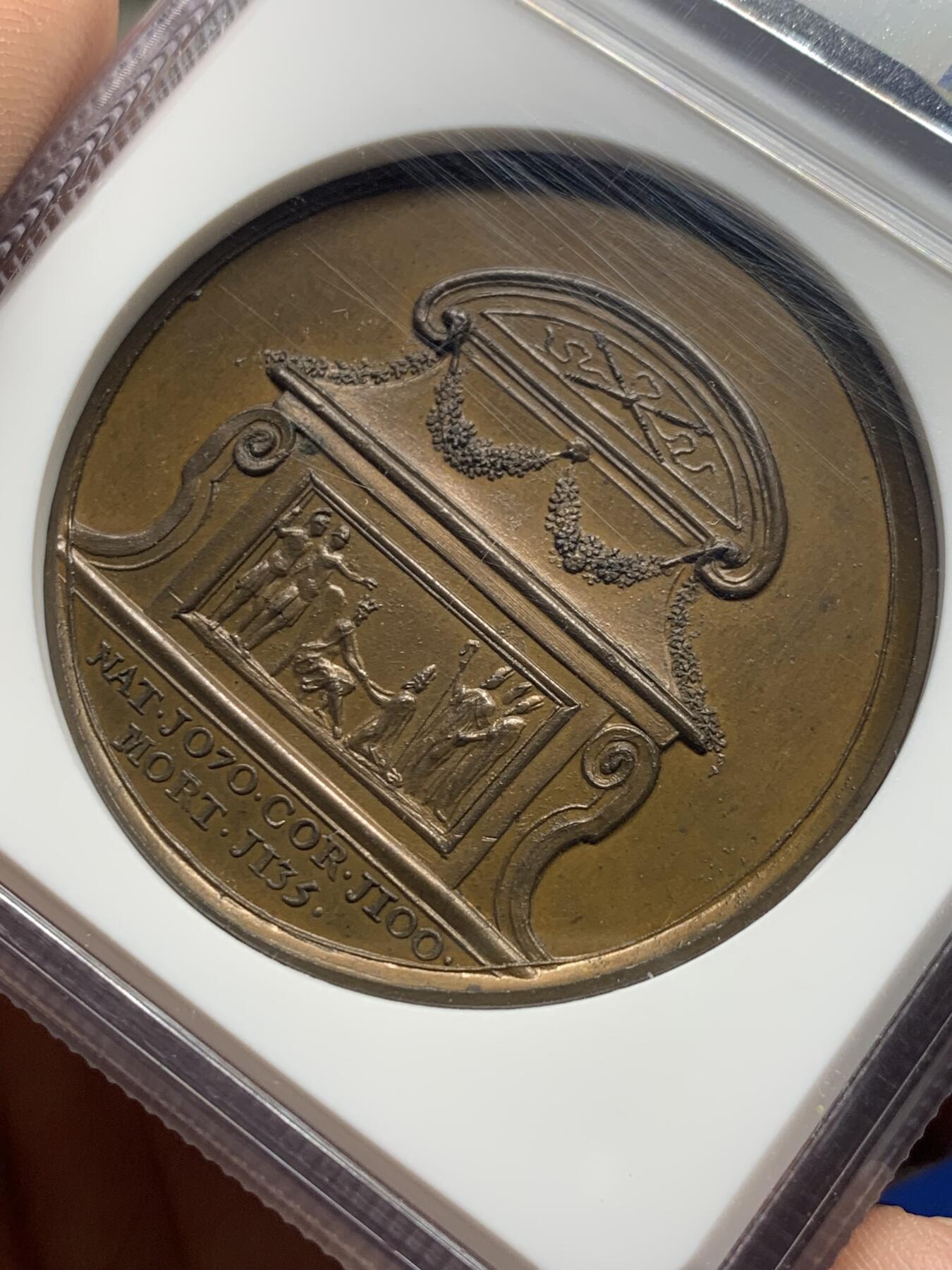 《竞宝斋》第442场 周日，周一，2场连拍 （全场包邮） 唯一冠军分 NGC MS65BN 1830年英国Dassier英王系列章之亨利一世，直径40mm，目录编号BHM-1437，保存很好，包浆温润，色泽自然，顶级分数，加厚盒装。