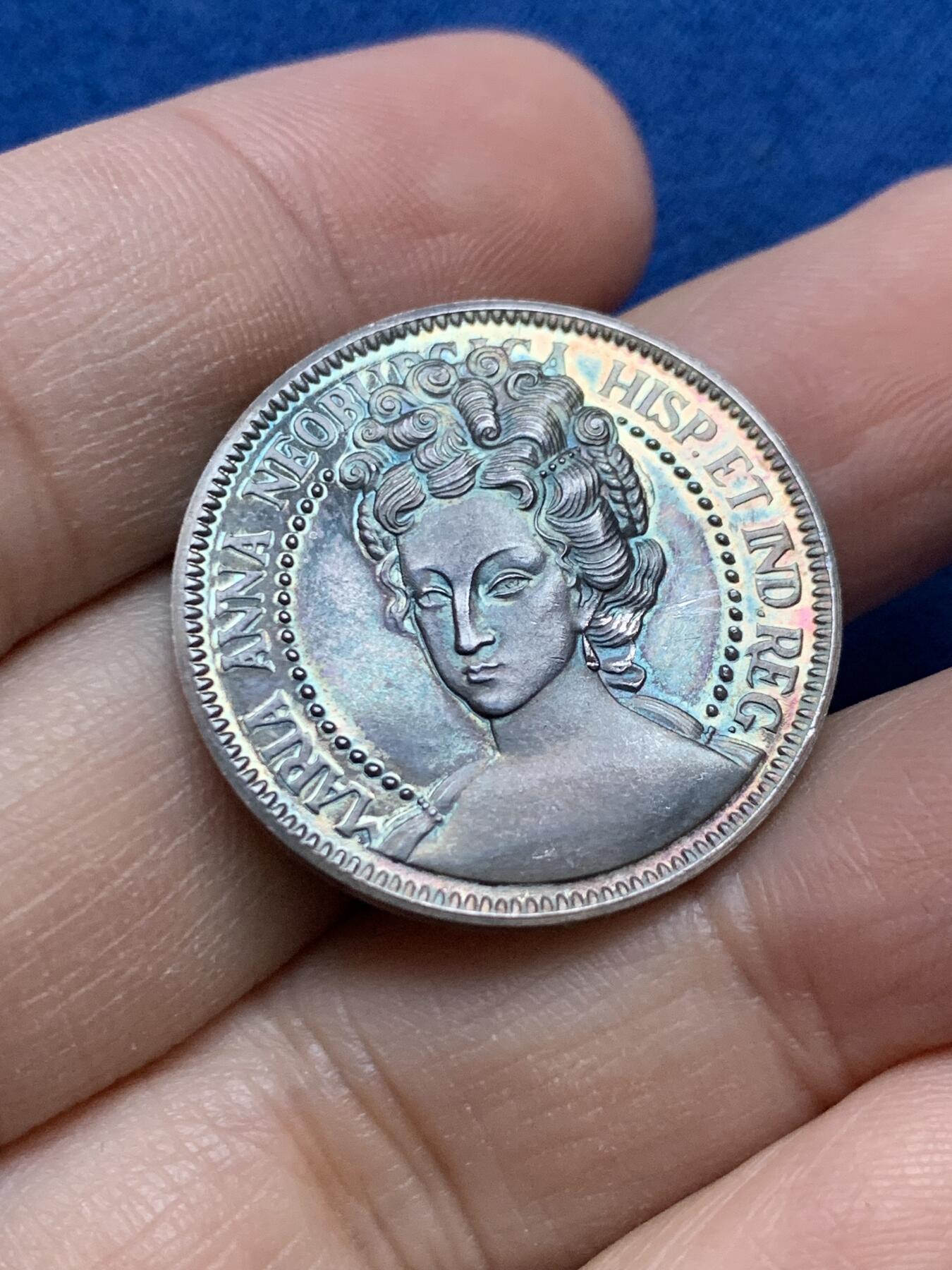 《竞宝斋》第442场 周日，周一，2场连拍 （全场包邮） 西班牙银章 玛丽亚安娜王后卡洛斯二世的第二任妻子 来自普法尔茨﹣诺伊堡 7.12克 27mm 包浆漂亮